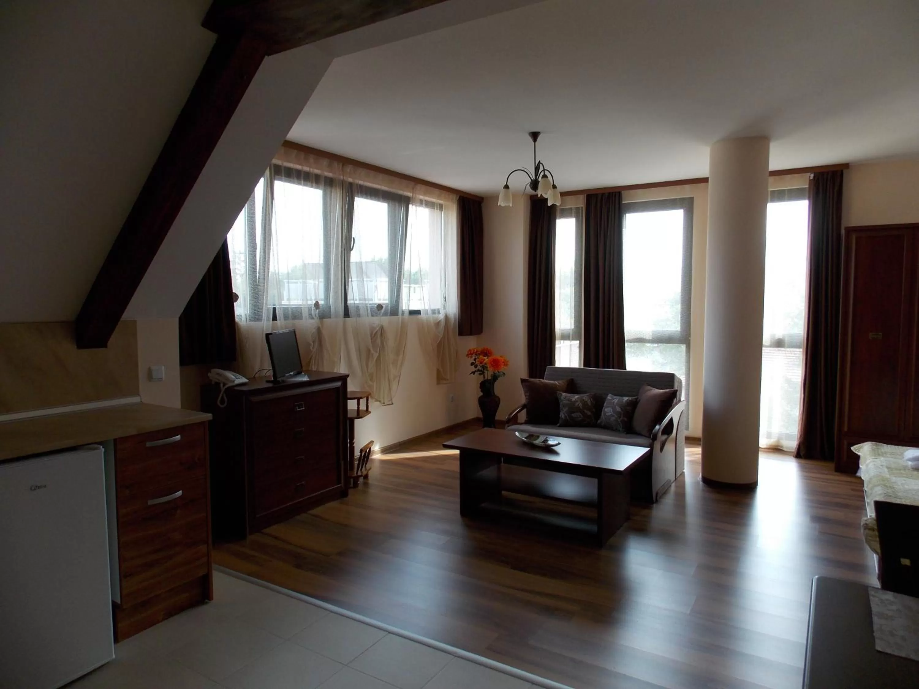 Photo of the whole room, Seating Area in Apart Hotel Rosen