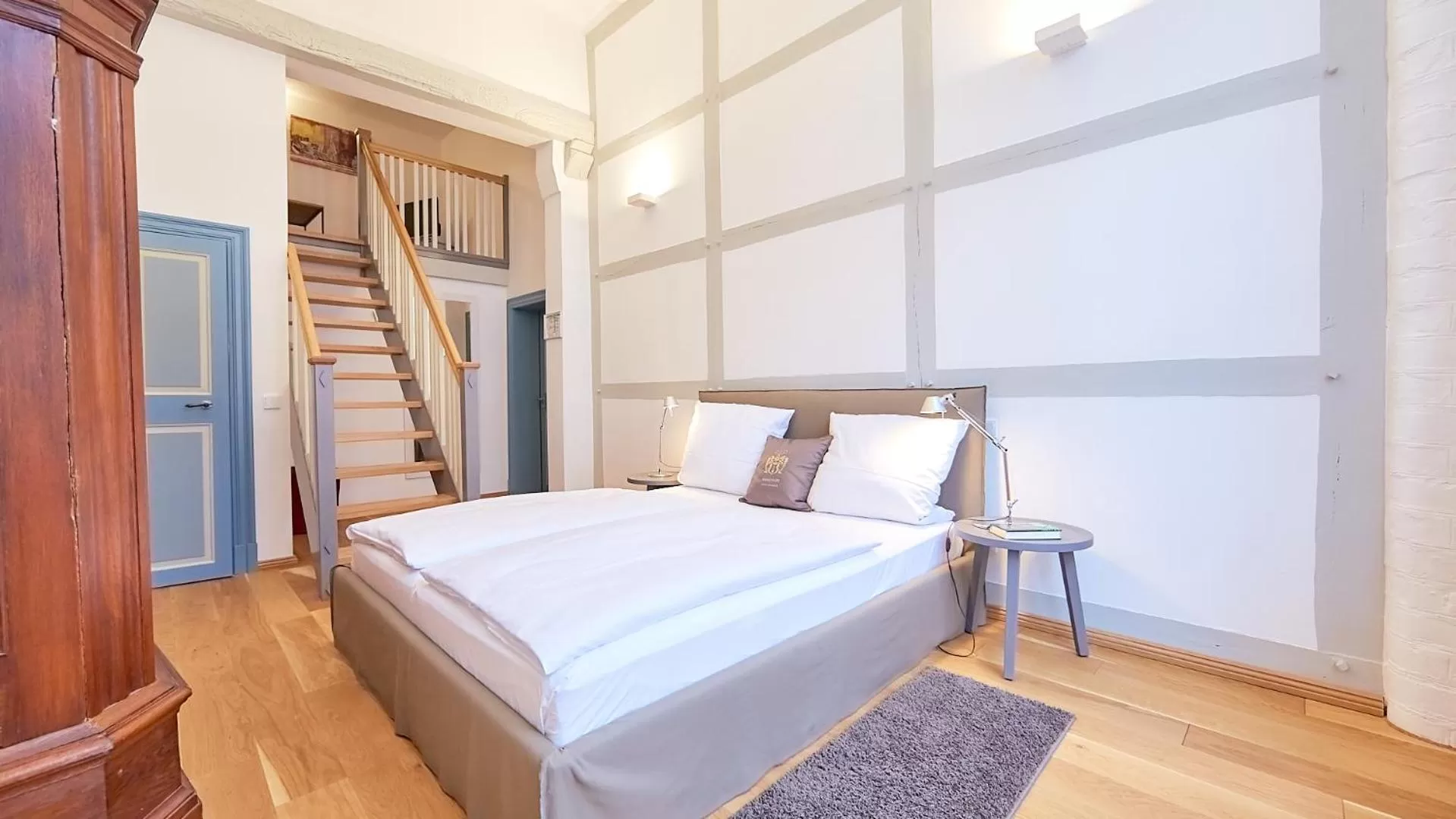 Photo of the whole room, Bed in Anno 1433 Hotel Lüneburg