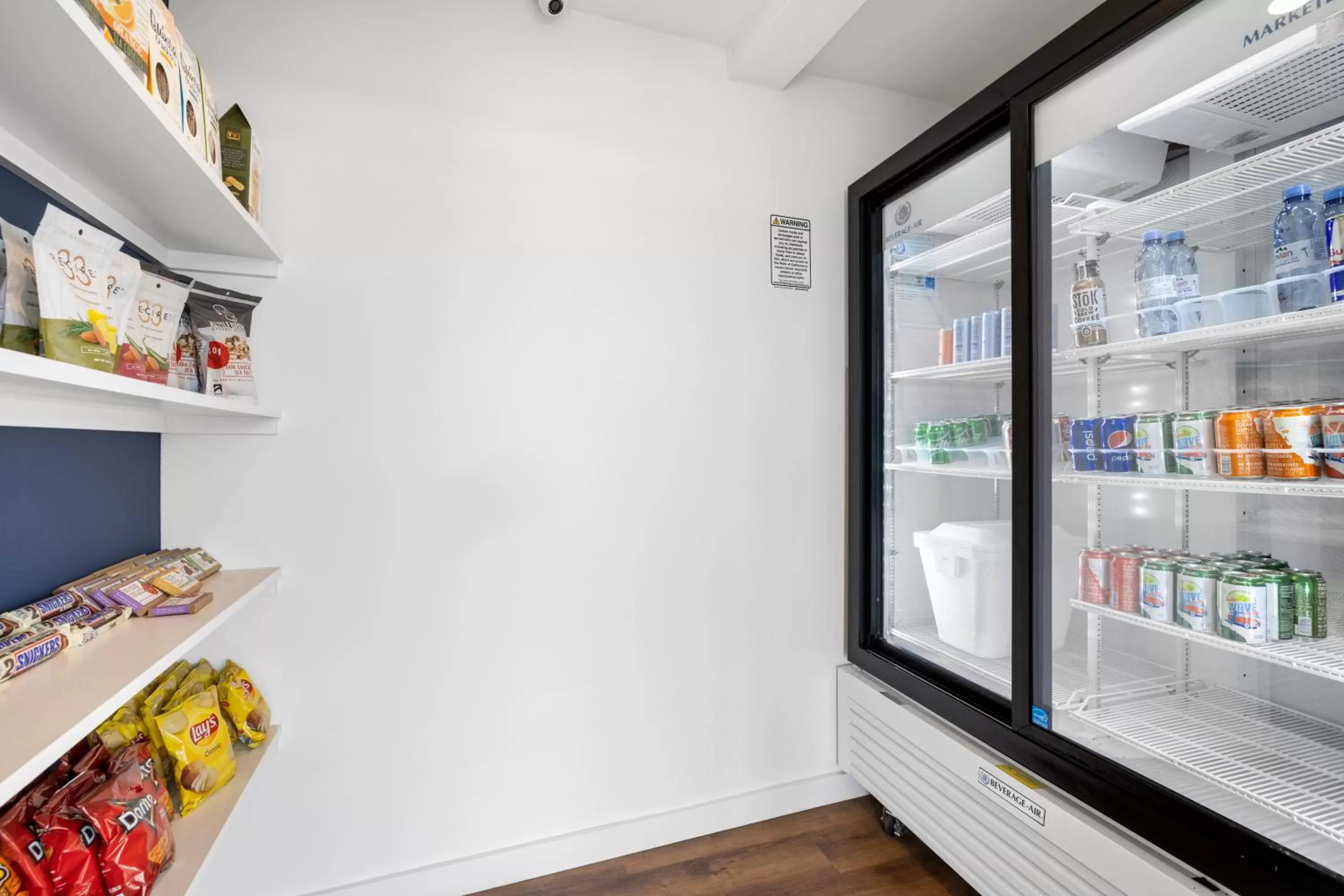 On-site shops in Sea Harbor Hotel - San Diego