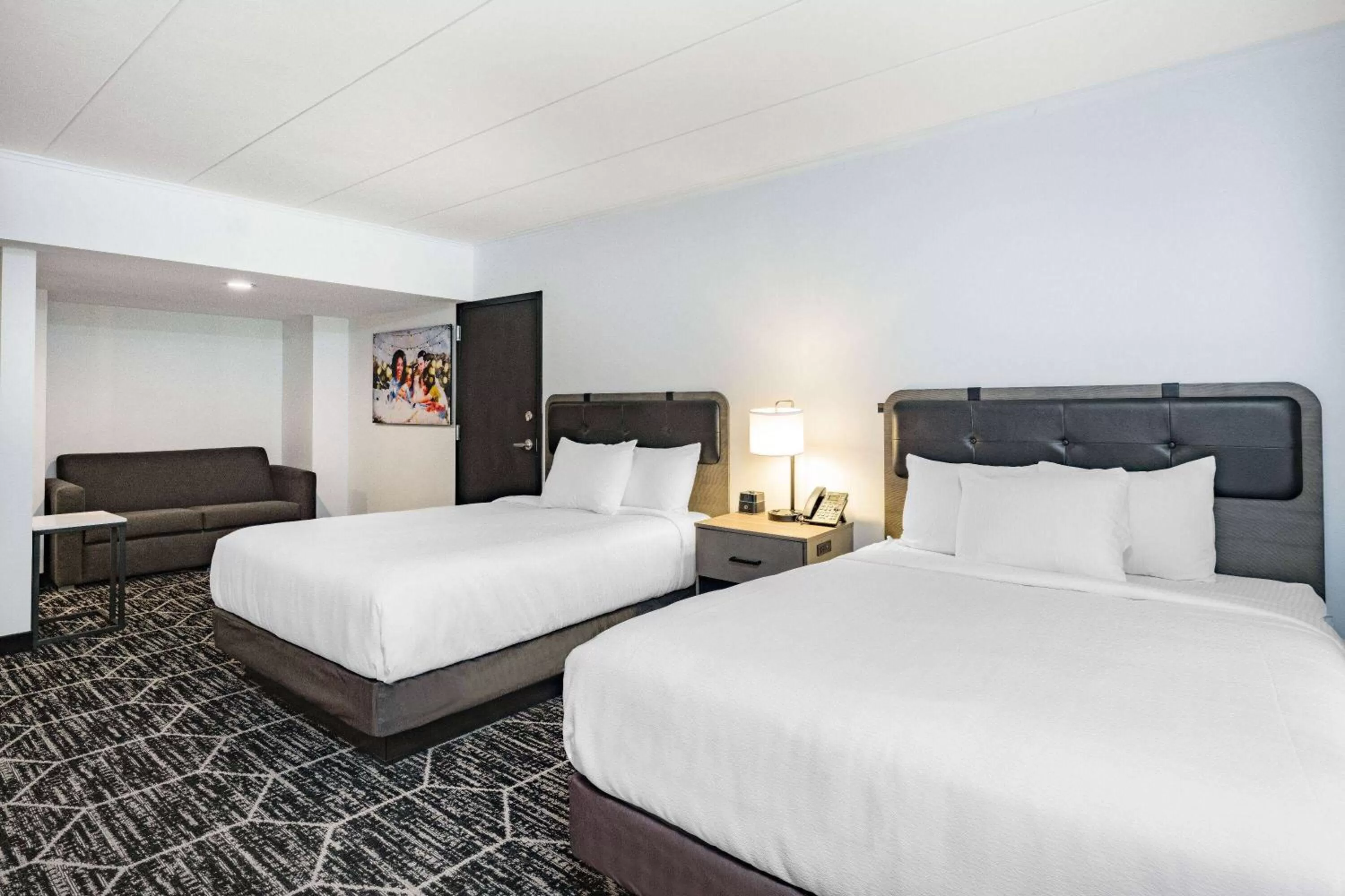 Photo of the whole room, Bed in La Quinta by Wyndham Chicago O'Hare Airport