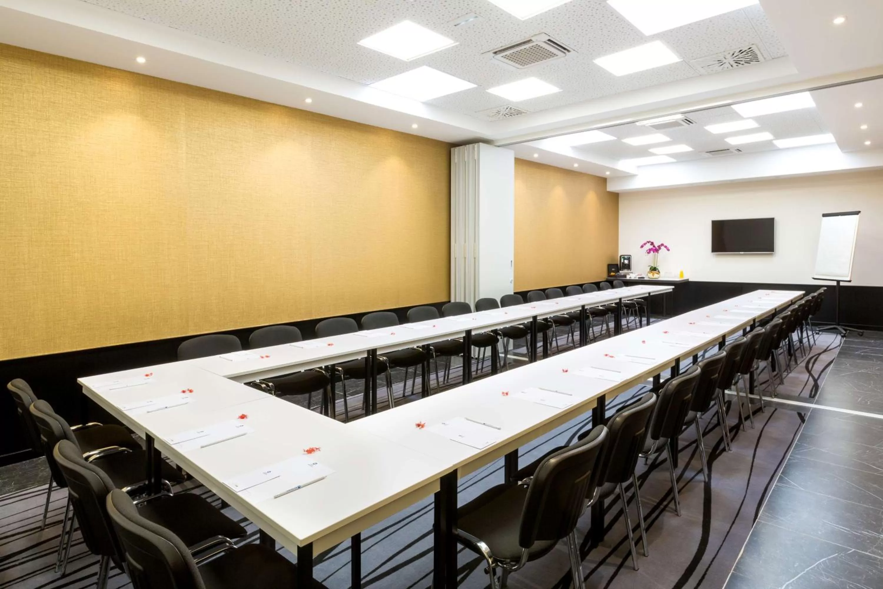 On site in Best Western Hôtel Journel Paris Sud