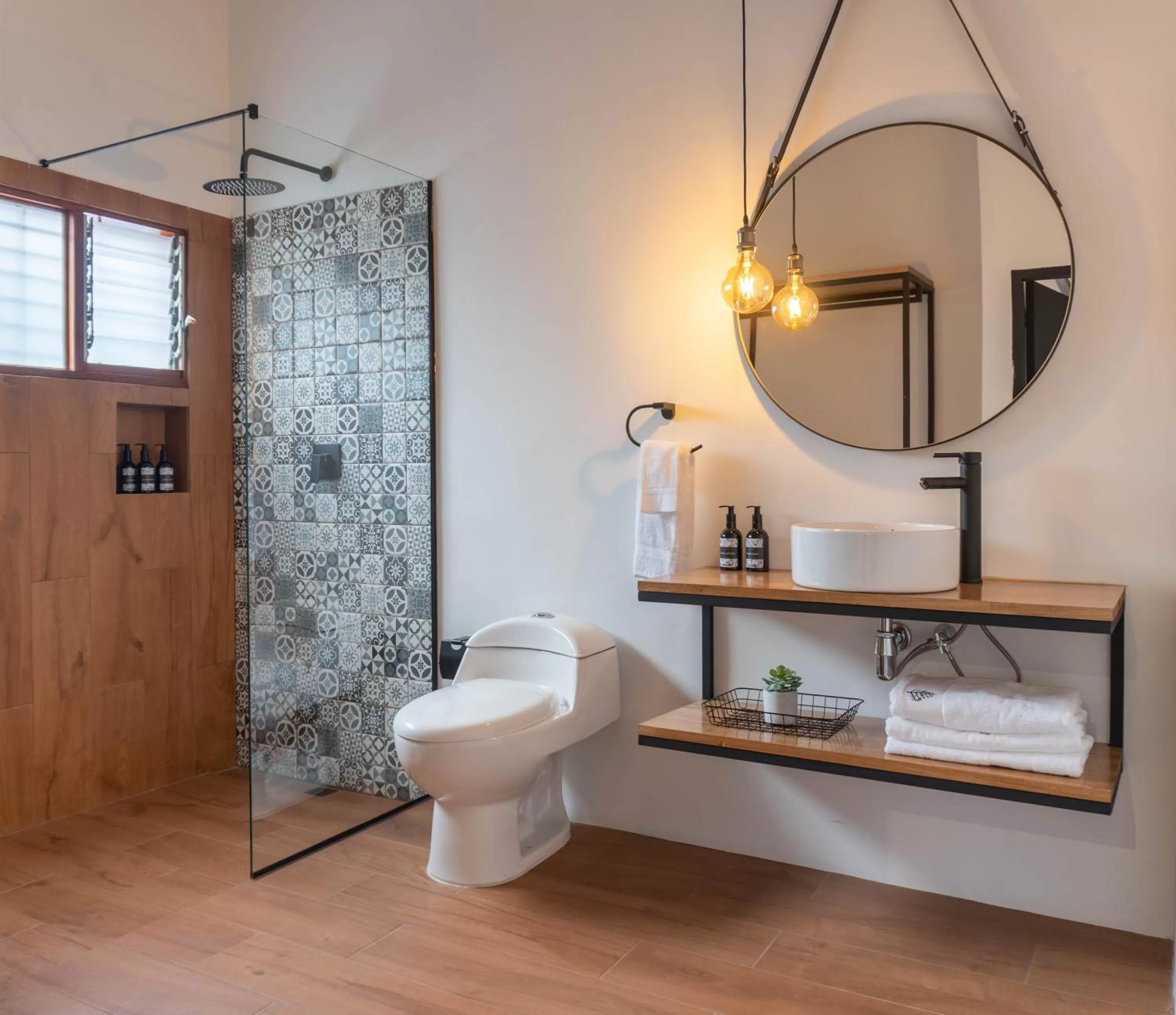 Toilet, Bathroom in Casa Medallo