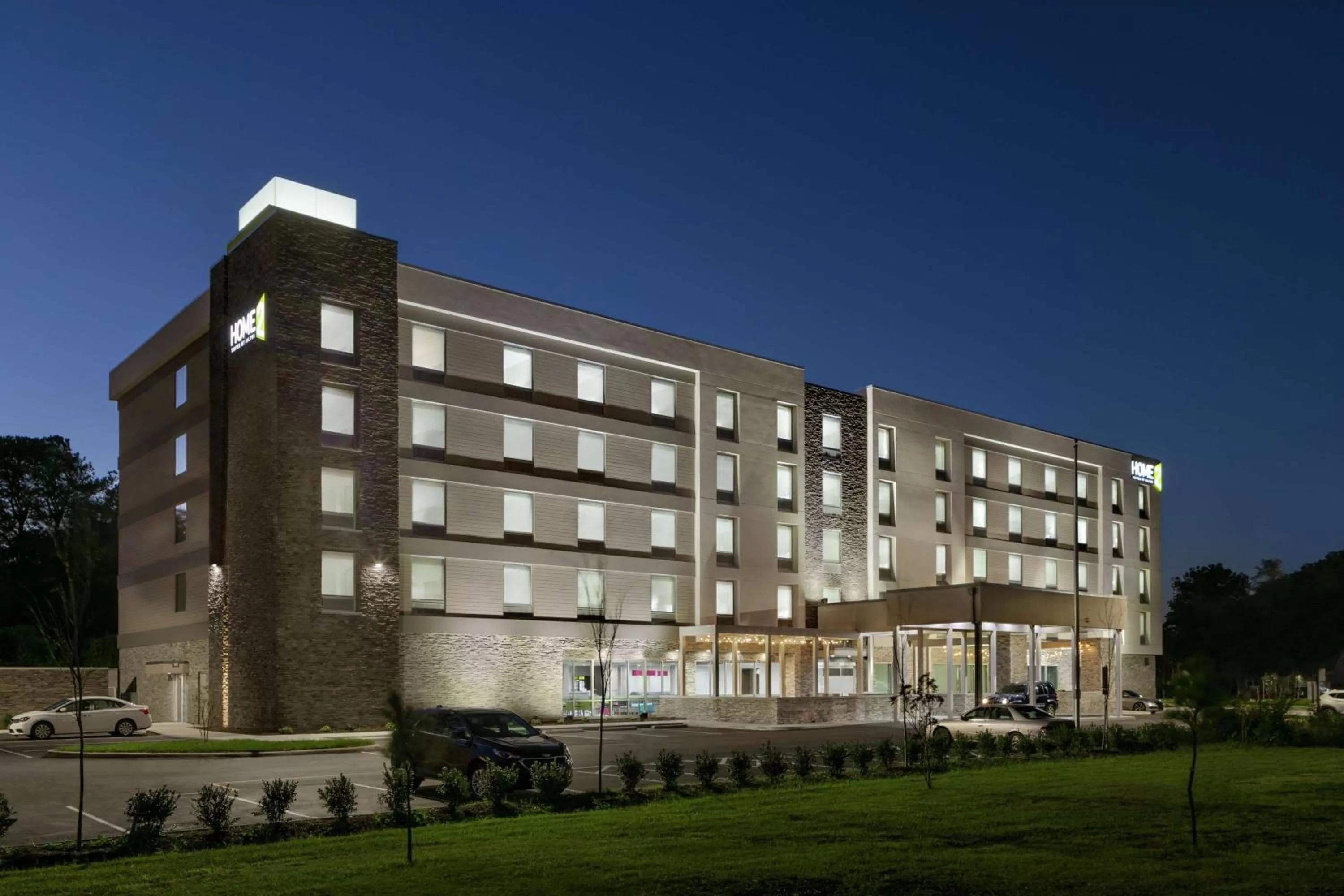 Property building in Home2 Suites By Hilton Norfolk Airport