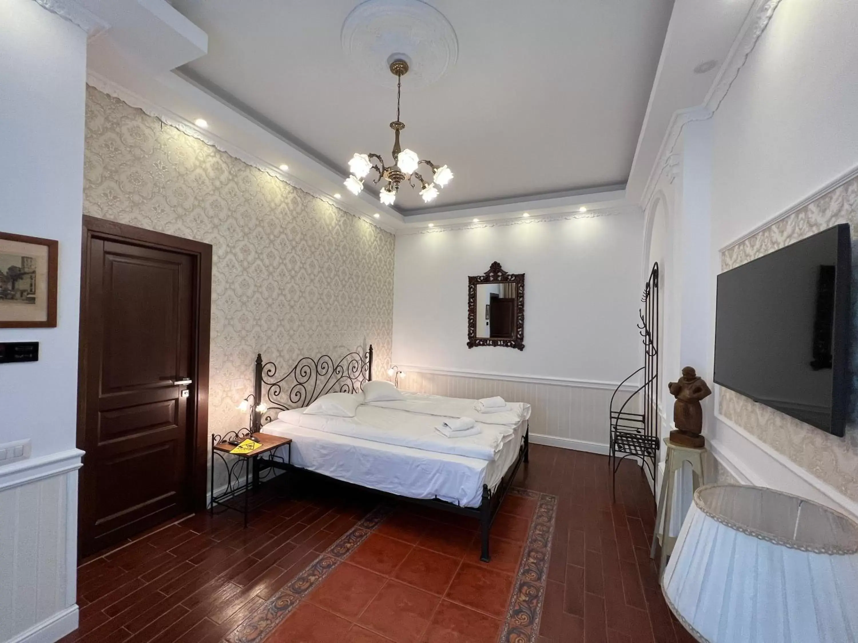 Family Room with Garden View in Hotel Boutique Cathedral Plaza Residences room for rent downtown Family Room with Garden View in Hotel Boutique Cathedral Plaza Residences room for rent downtown