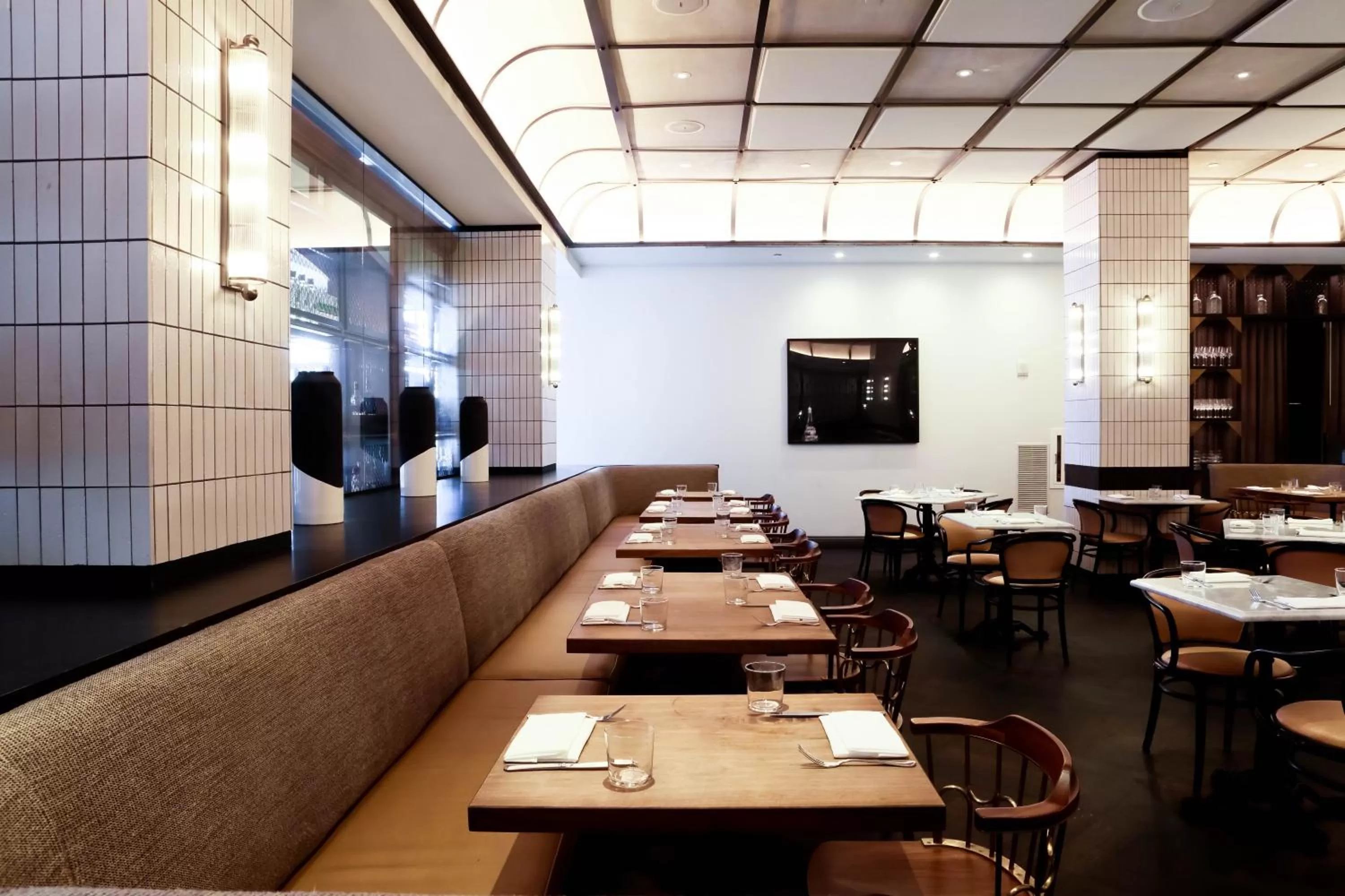 Restaurant/places to eat in Kimpton Cardinal Hotel by IHG