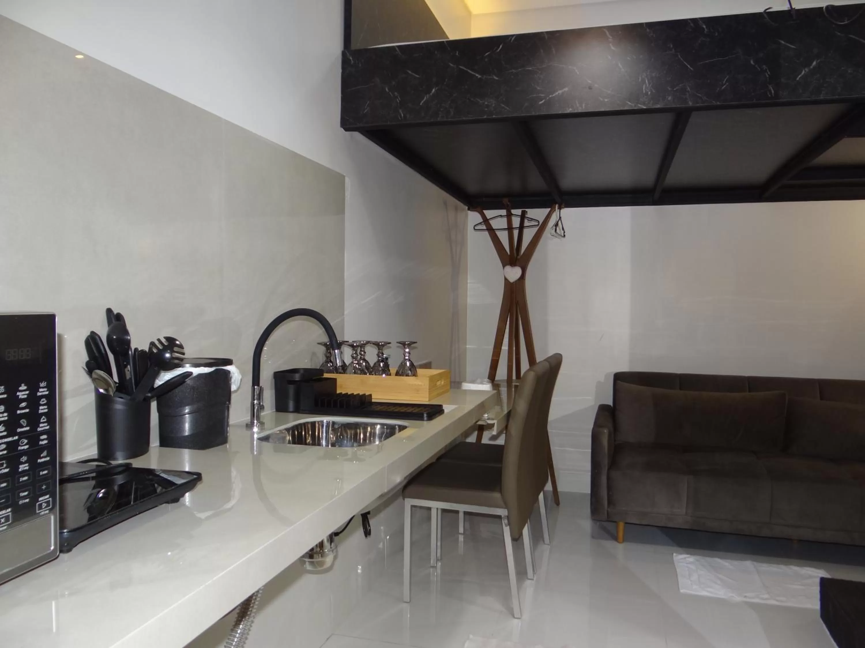 Kitchen/Kitchenette in ZANI APART HOTEL 520i