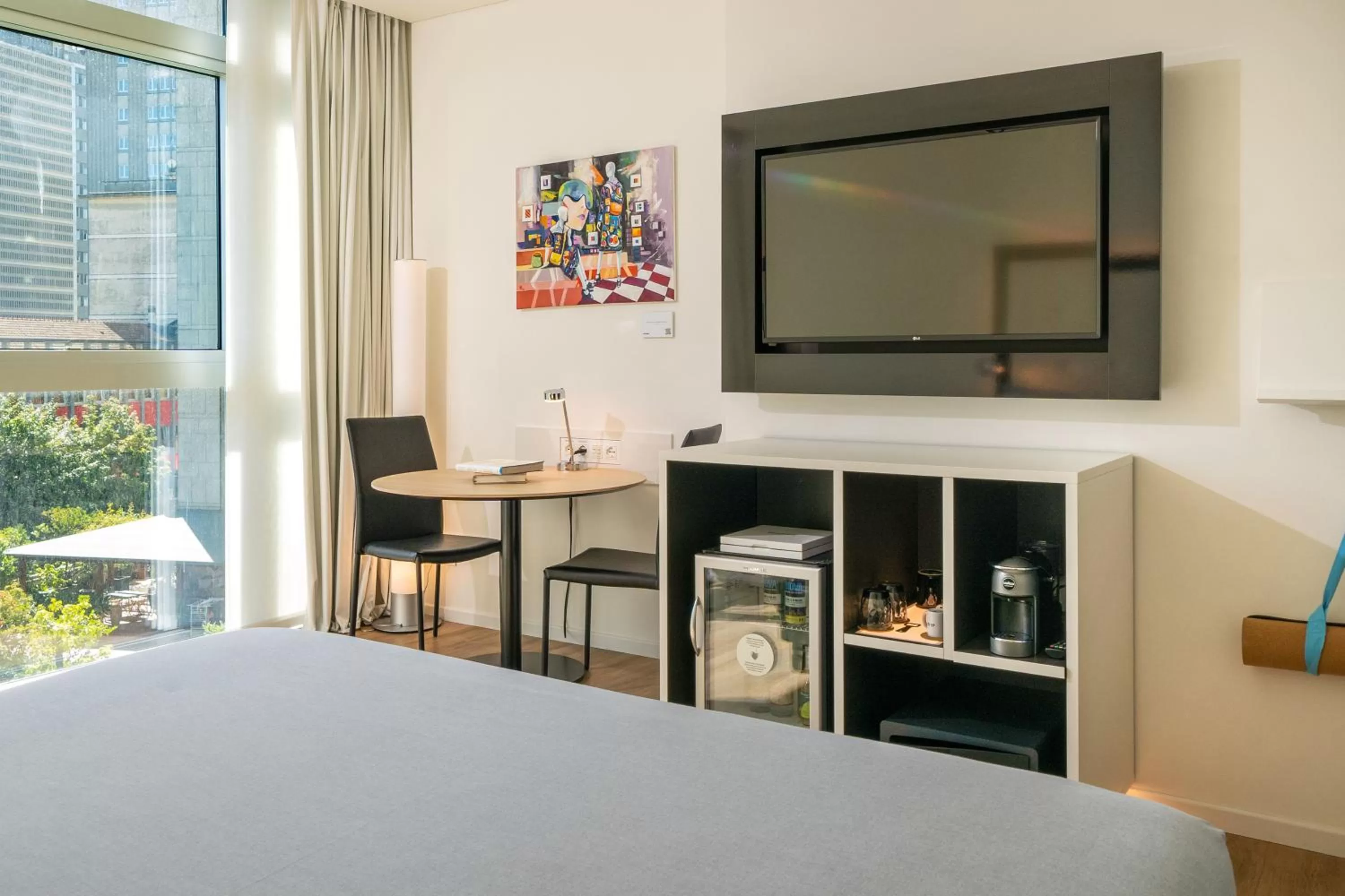 TV and multimedia, Bed in INNSiDE by Meliá Milano Torre GalFa