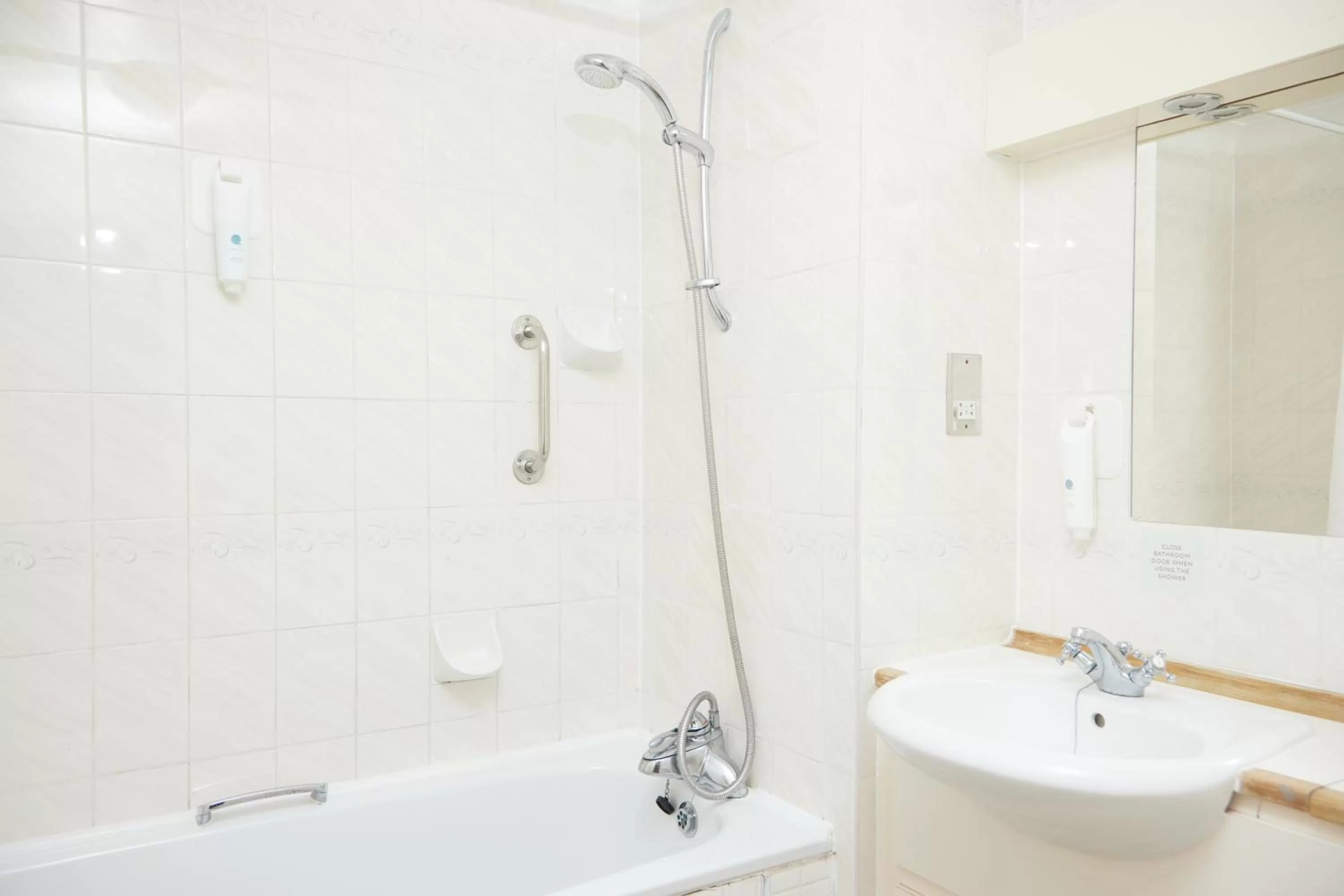 Bathroom in Fieldhead Hotel by Greene King Inns