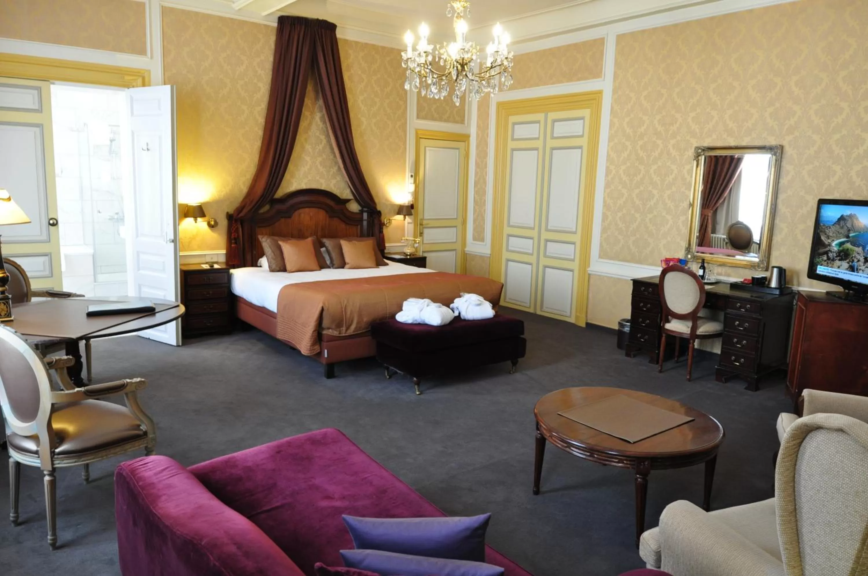 Photo of the whole room, Bed in Hotel Jan Brito