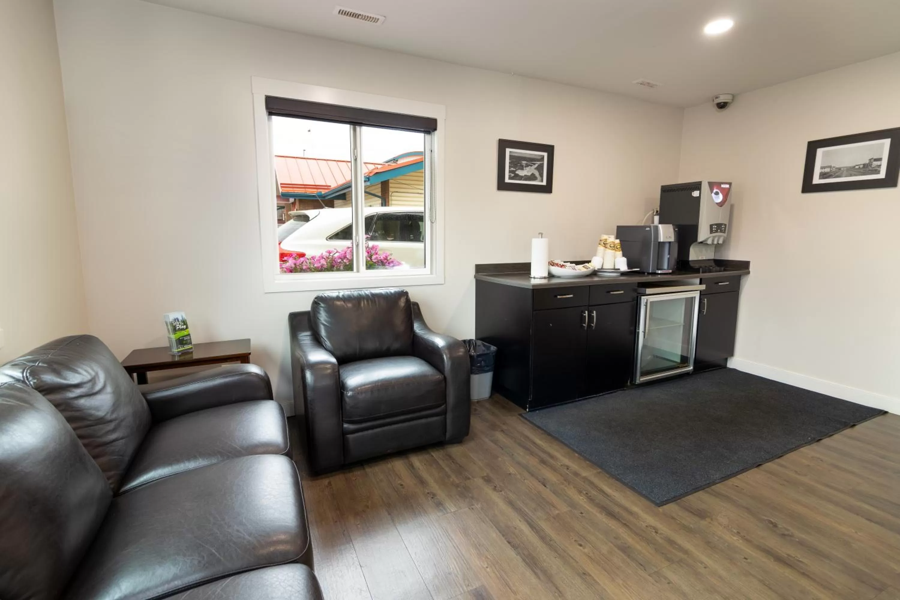 Facade/entrance in BCMInns - Fort McMurray - Rusty's