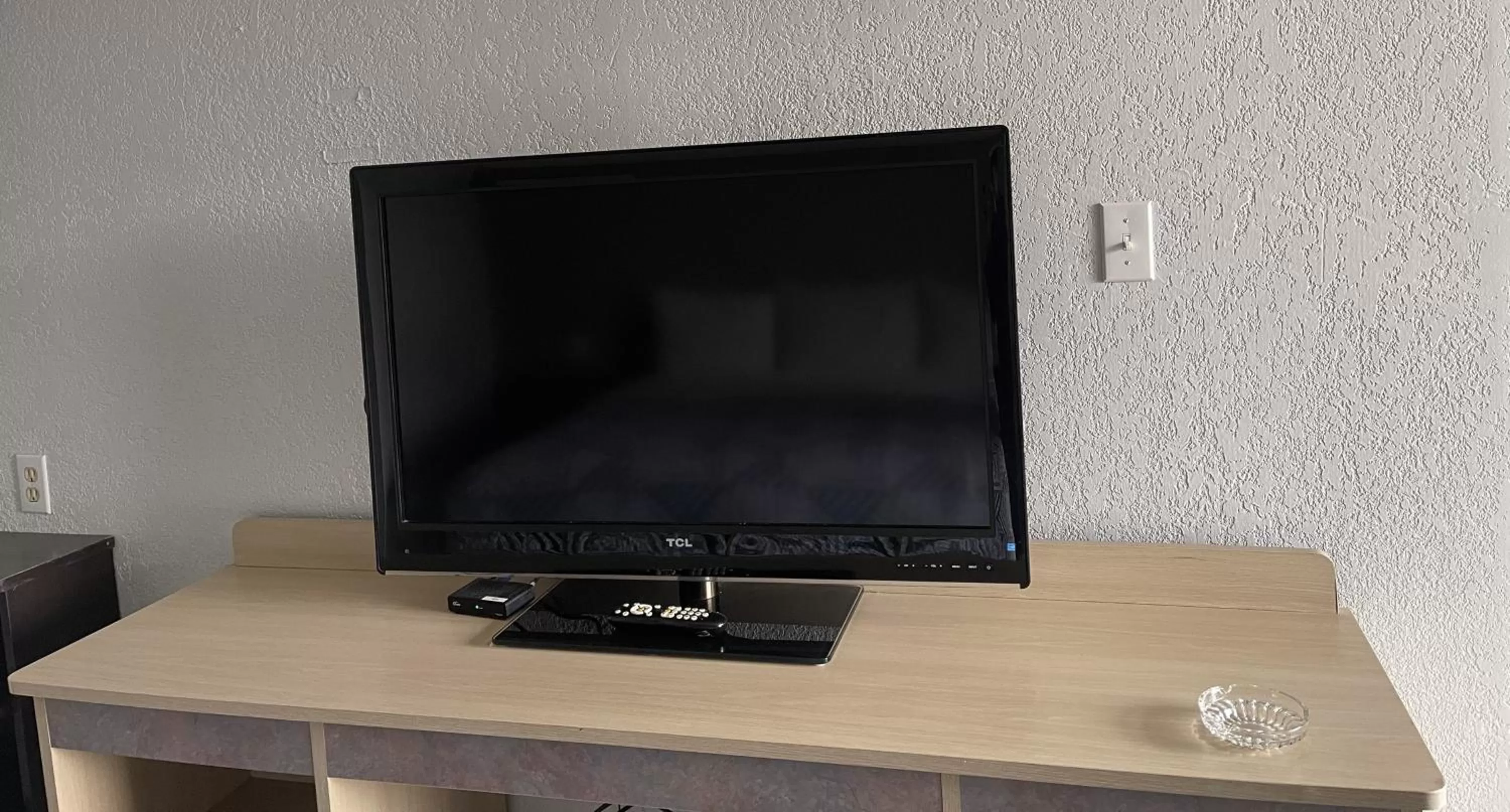 TV and multimedia in Motel 6-Sallisaw, OK