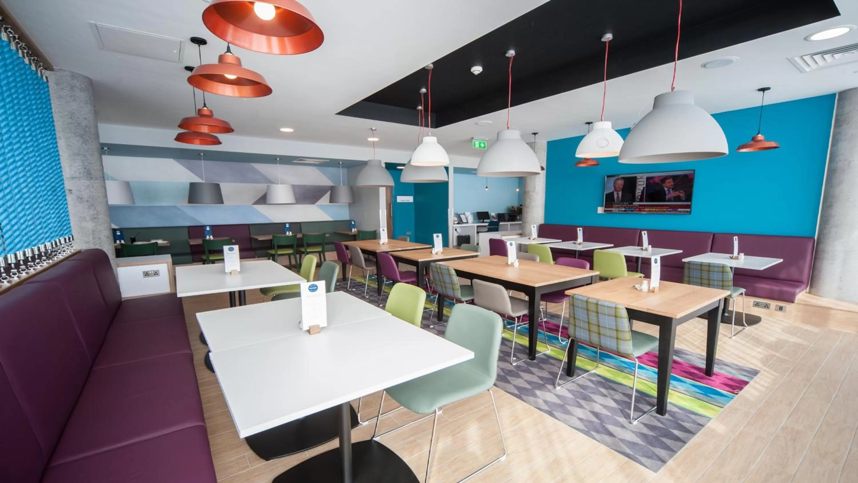 Restaurant/places to eat in Holiday Inn Express Aberdeen Airport by IHG