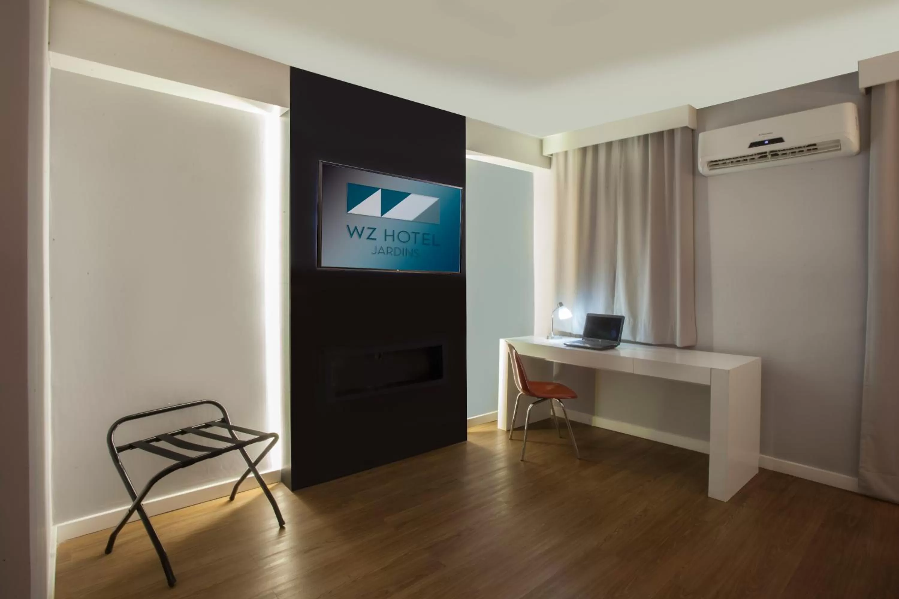 TV and multimedia in Hotel WZ Jardins