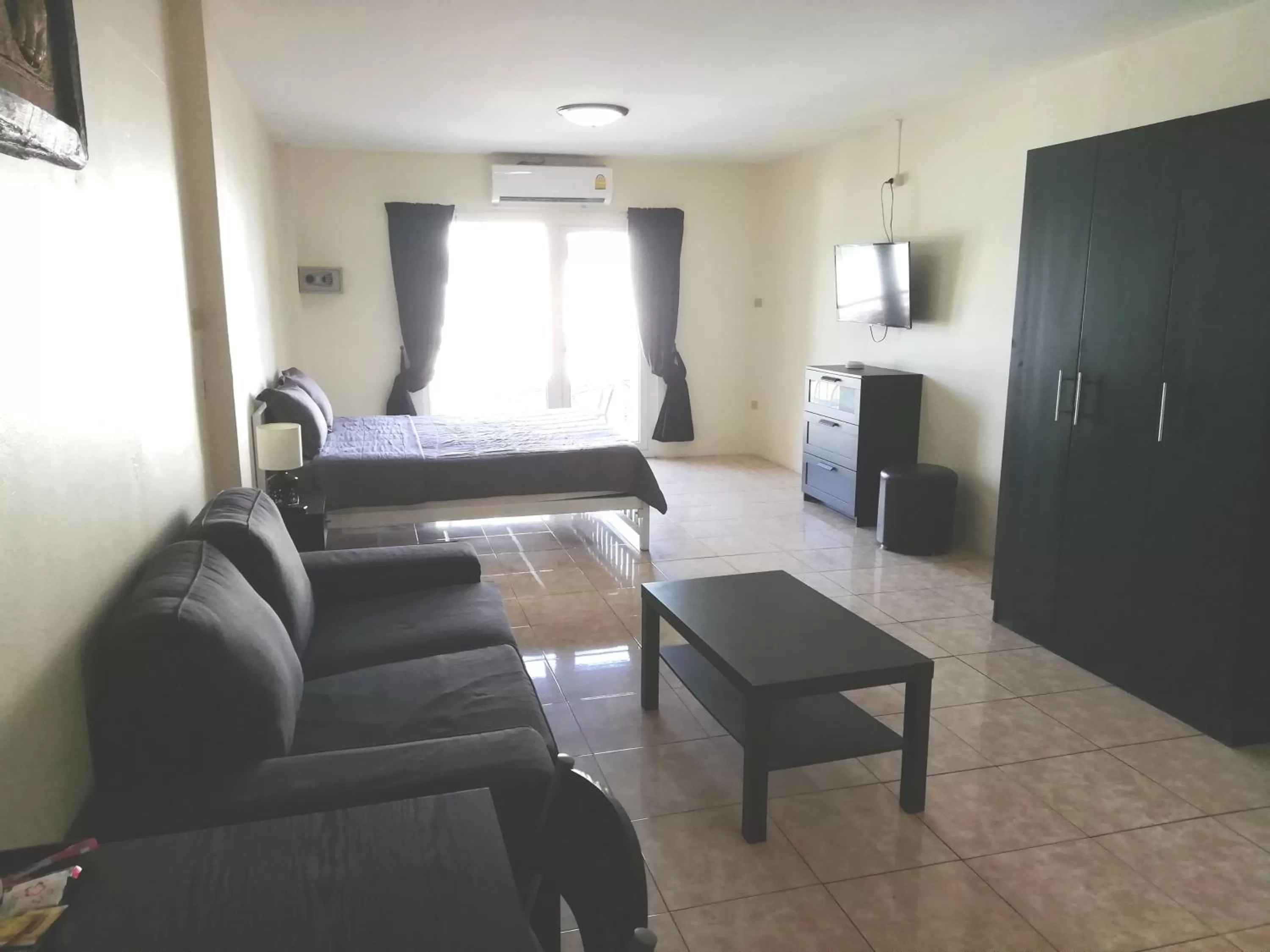 Living room in Dania