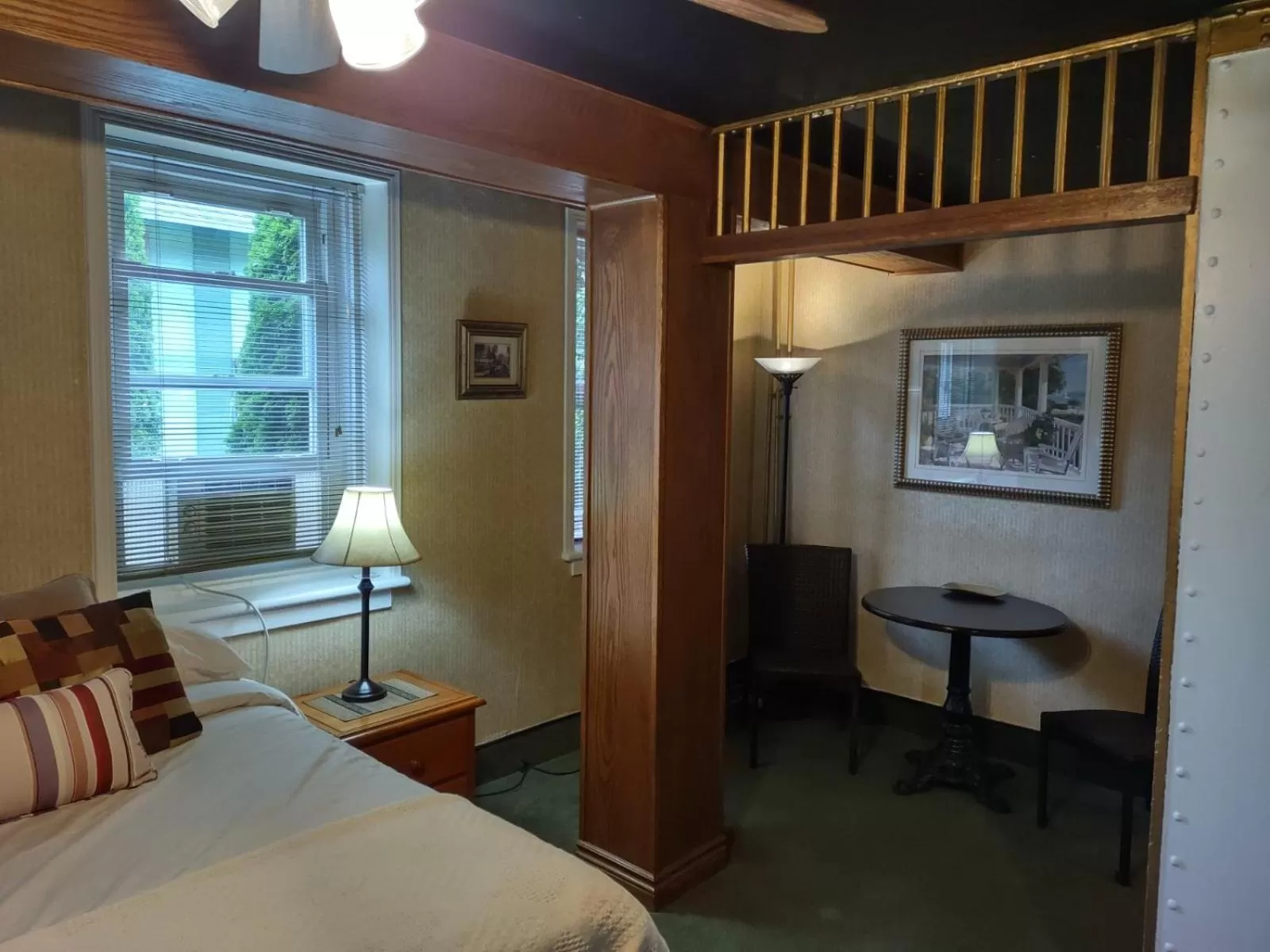 Bed in The King George Inn