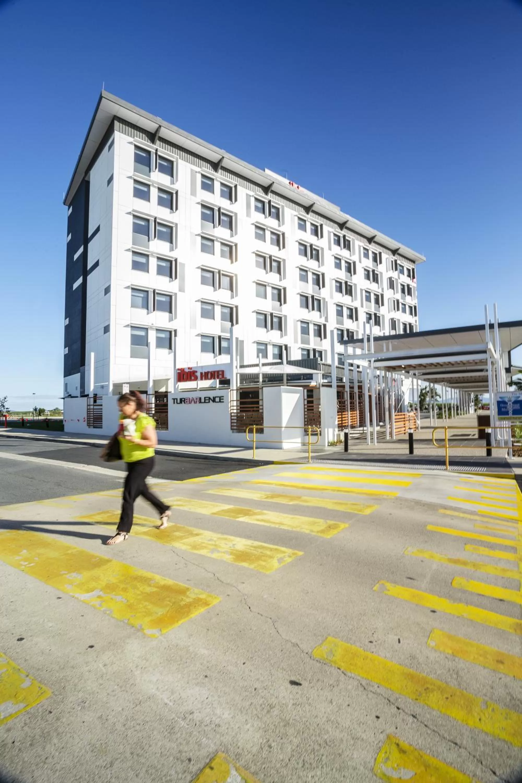 Facade/entrance in Ibis Mackay