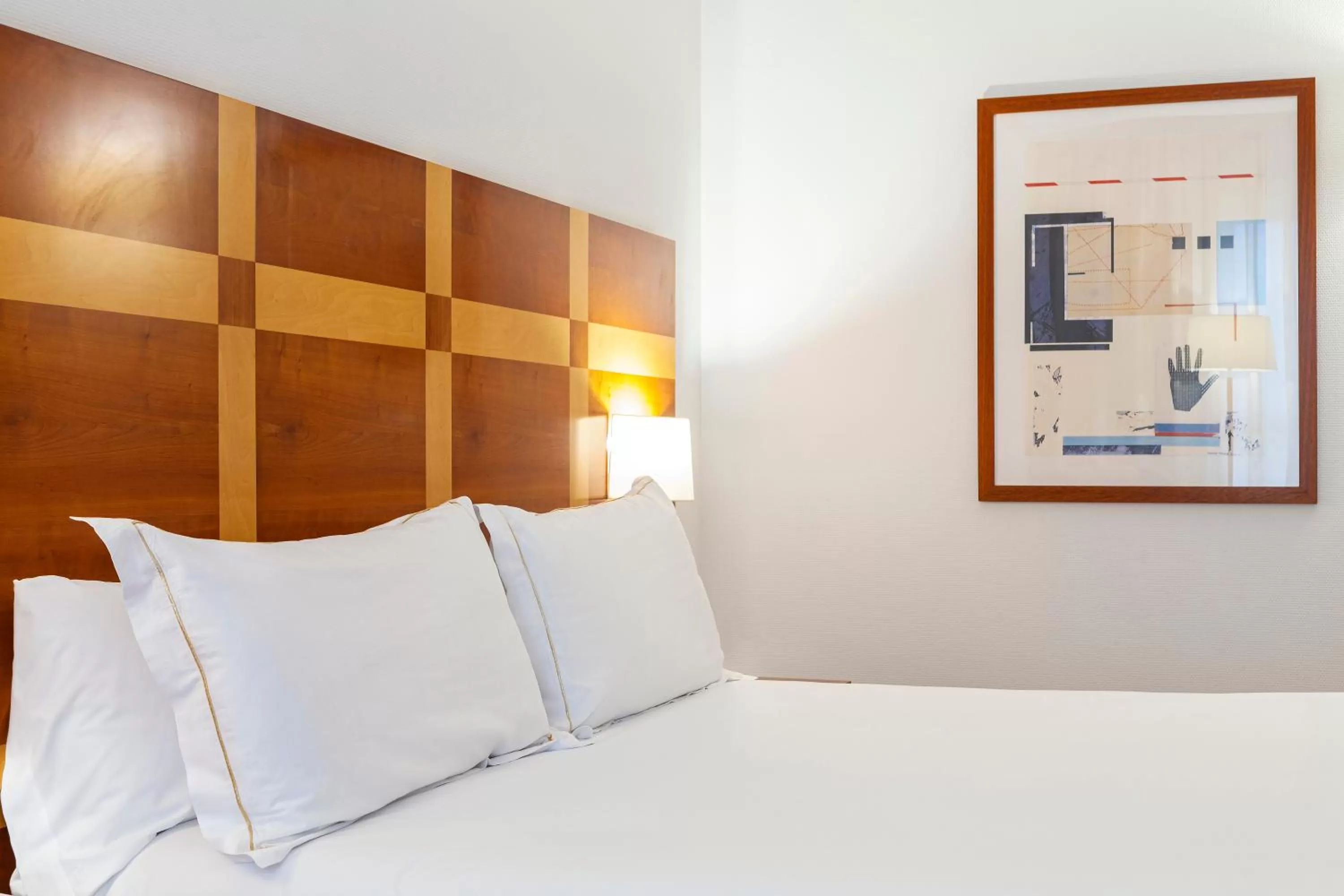 Bed in Senator Parque Central