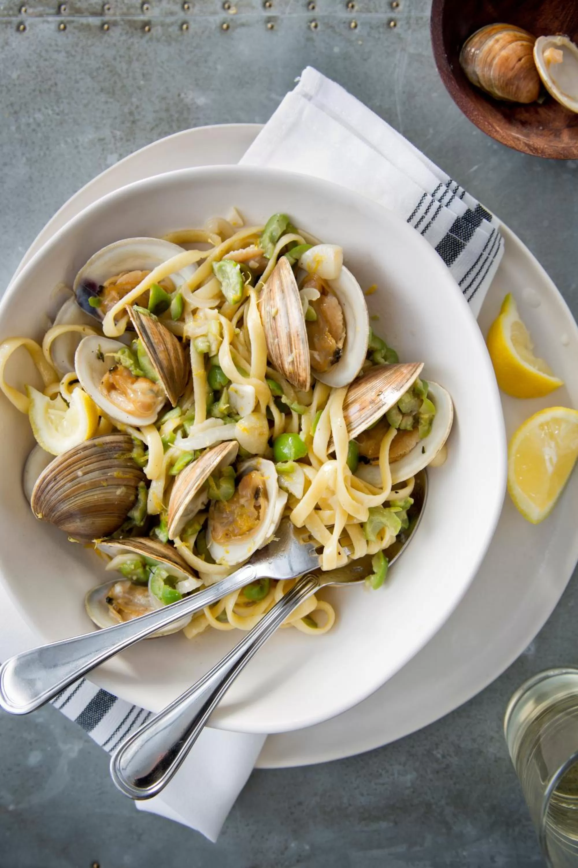 Restaurant/places to eat in Kimpton Brice Hotel by IHG