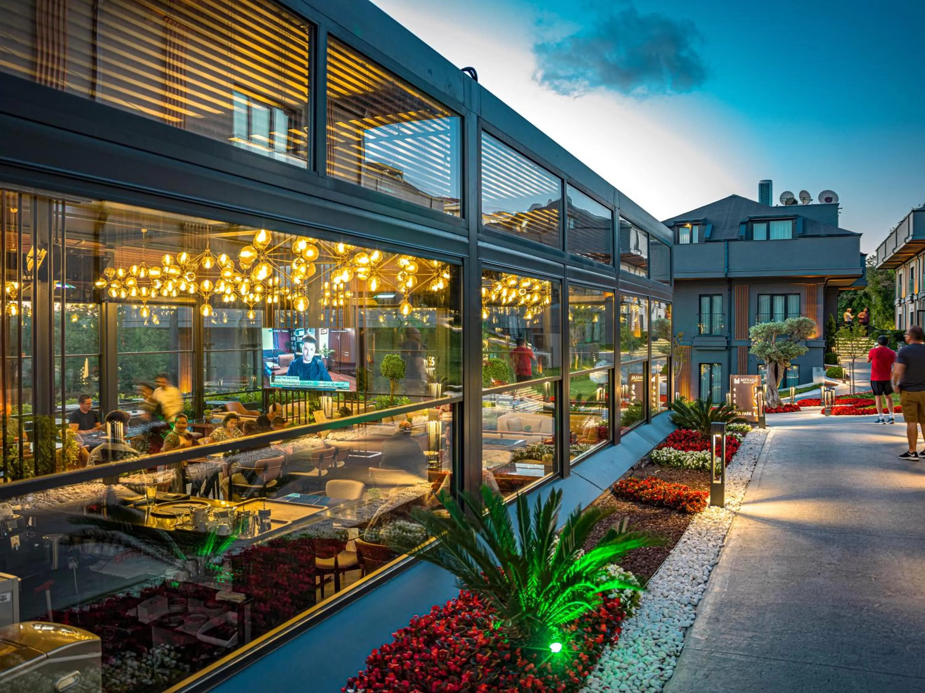 Restaurant/places to eat in MENALO HOTEL PREMIUM ISTANBUL AIRPORT