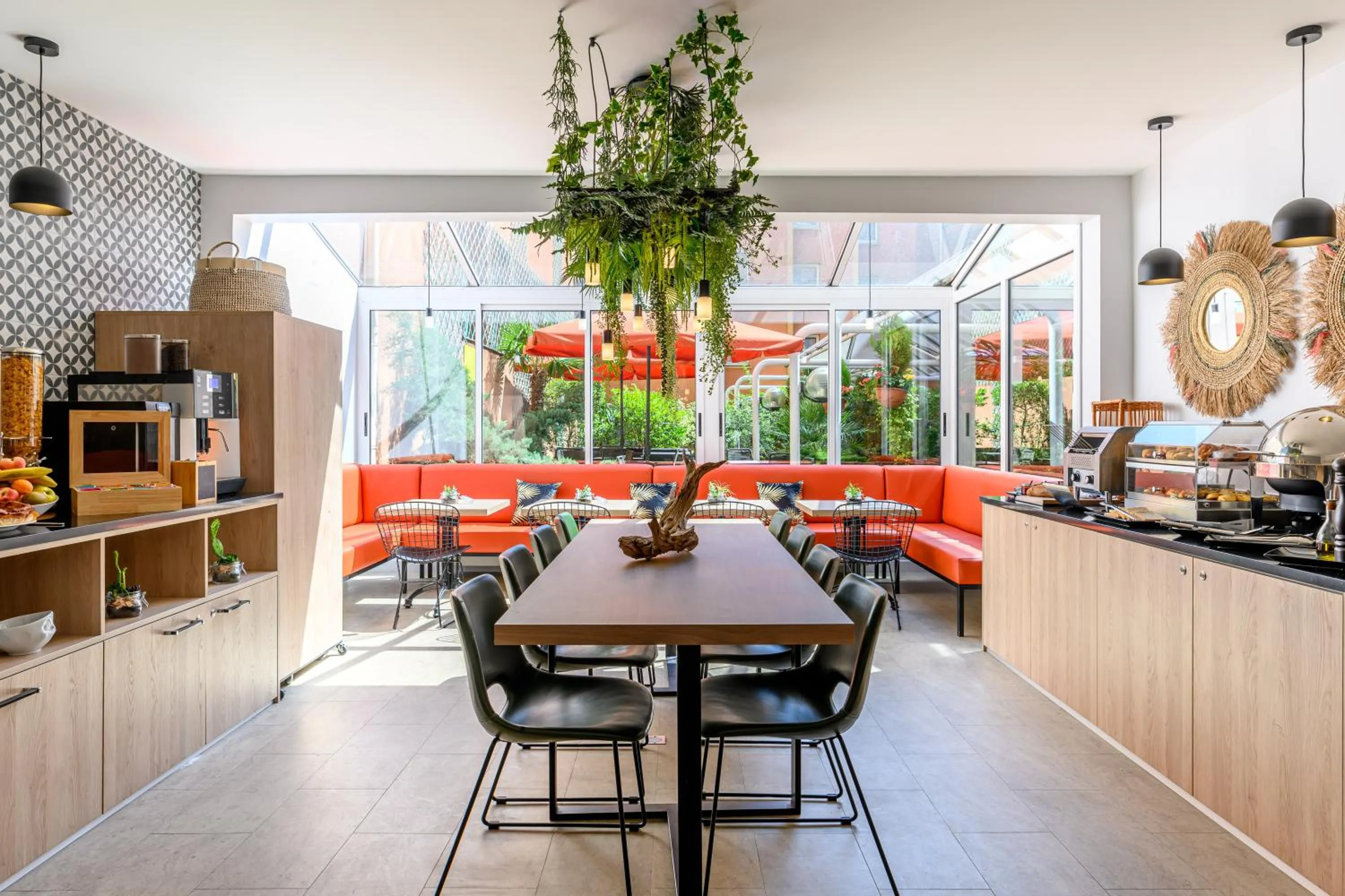 Buffet breakfast in Citadines Wilson Toulouse