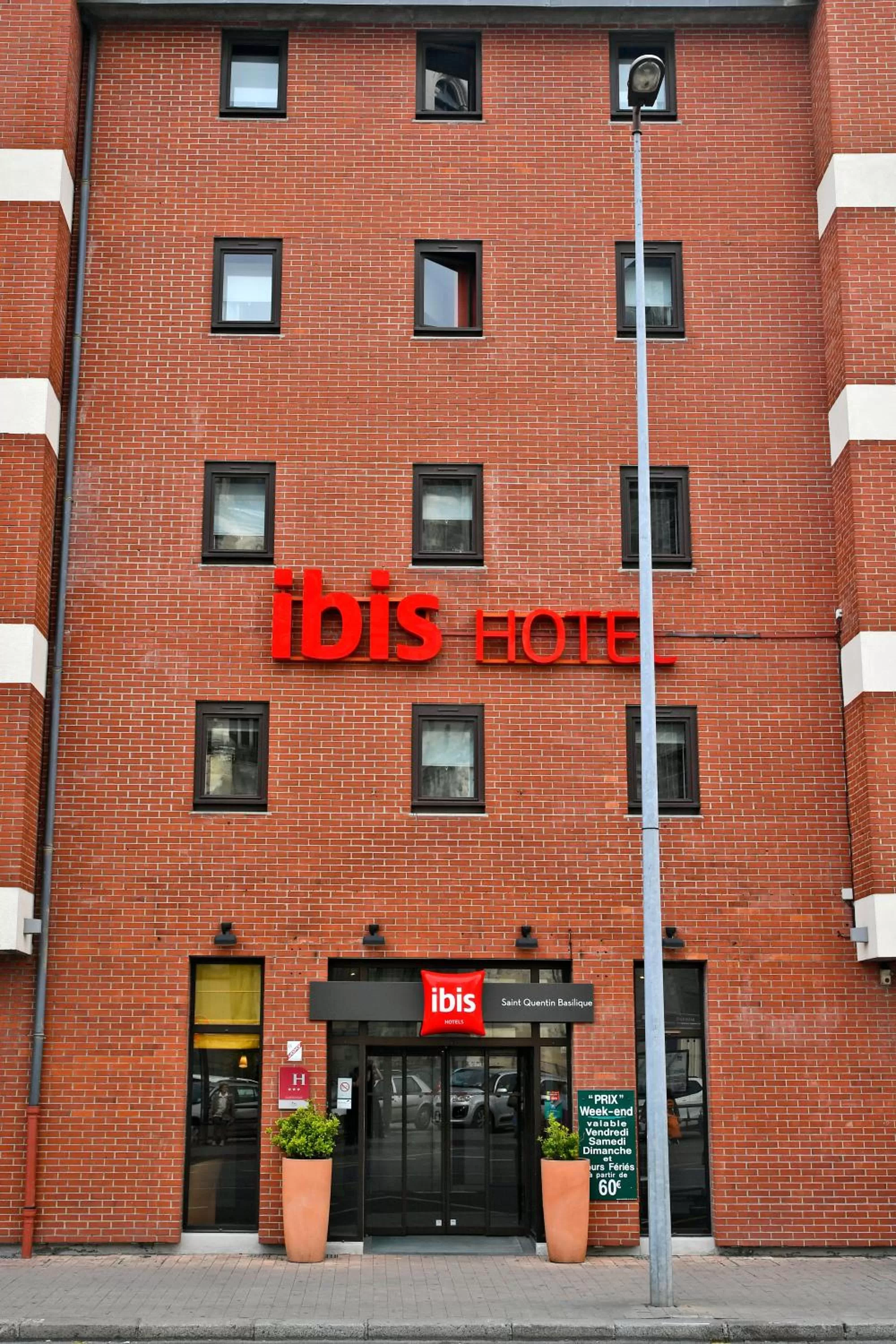 Property building in ibis Saint Quentin Basilique