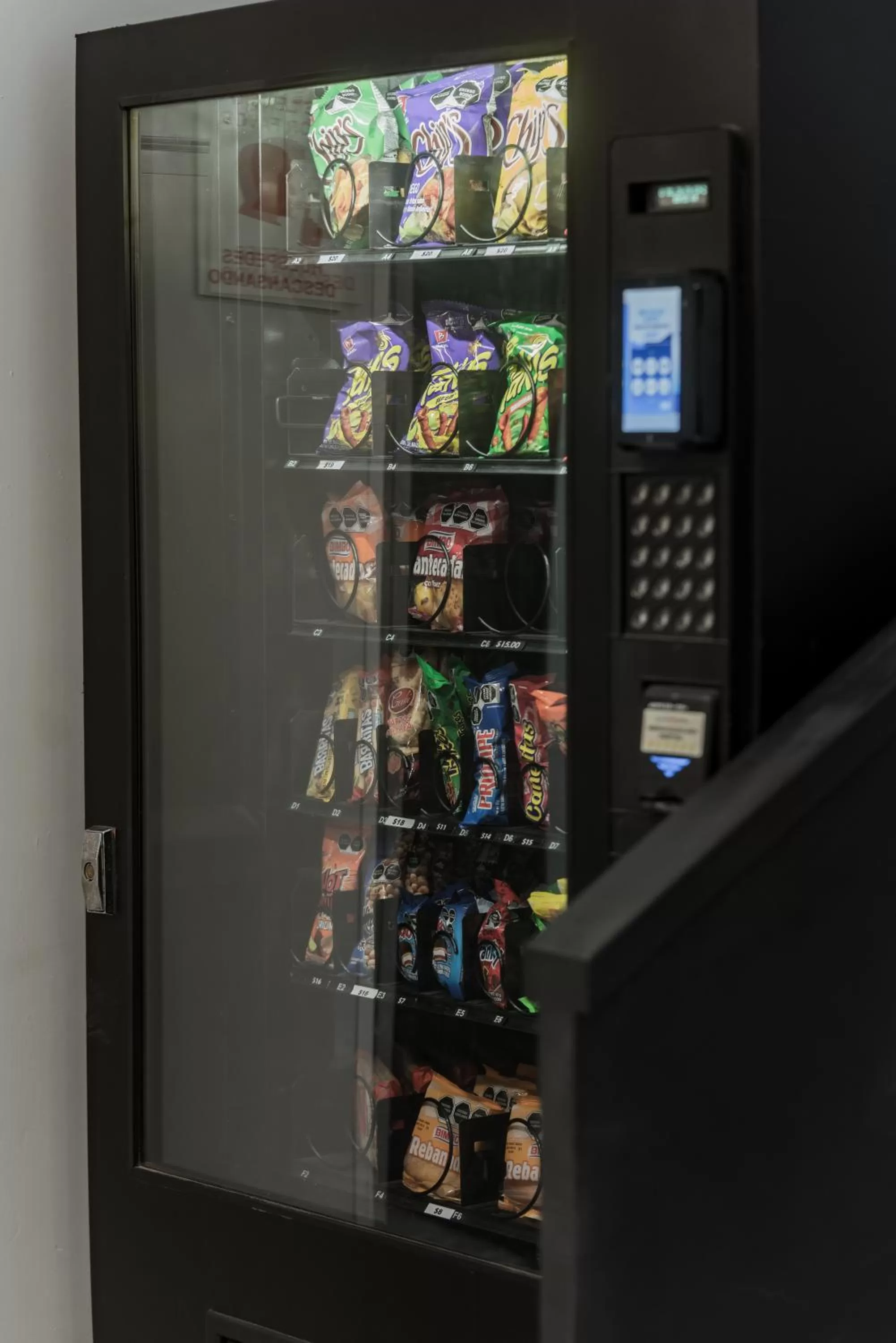 vending machine in HOTEL LEMON GREEN -Zona Expo Frente al Centro de Convenciones