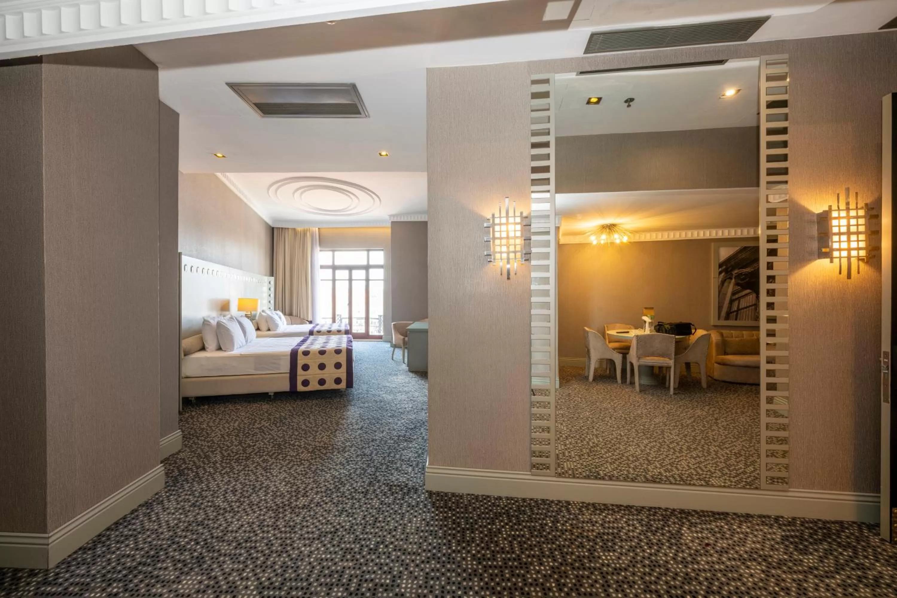 Photo of the whole room, Bed in Taxim Hill Hotel