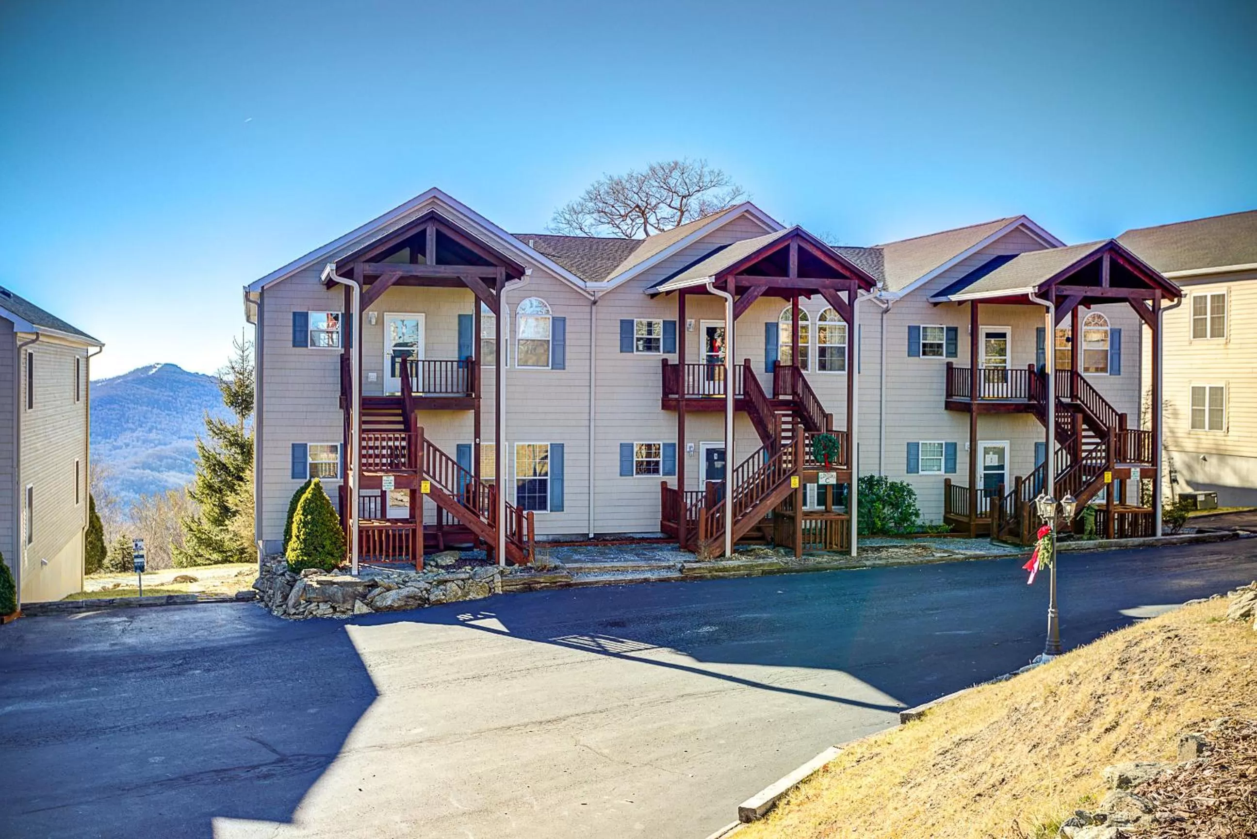 Two-Bedroom Apartment in Klonteska Condominiums By VCI Real Estate Services