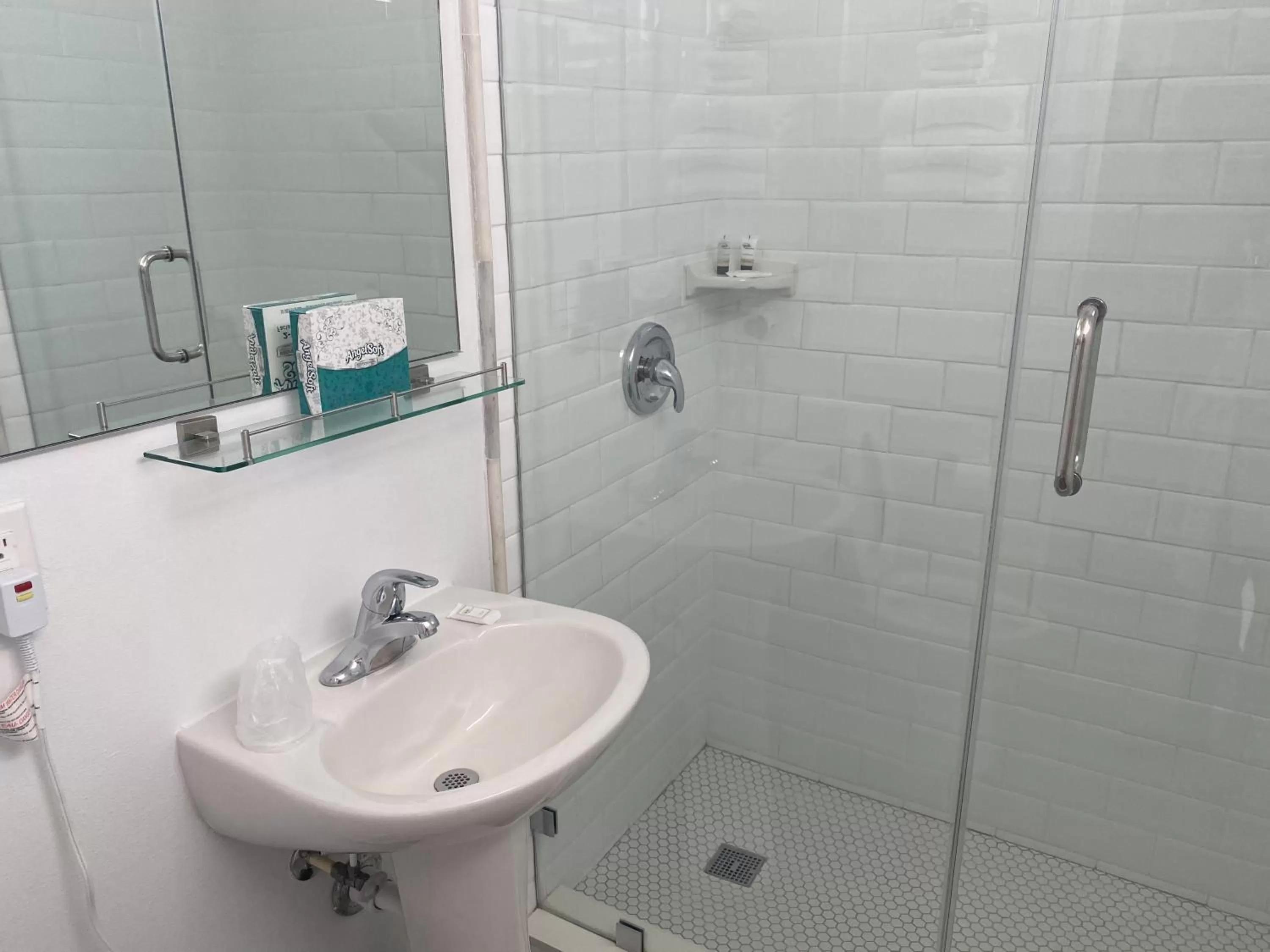 Bathroom in Gilbert's Resort & Marina