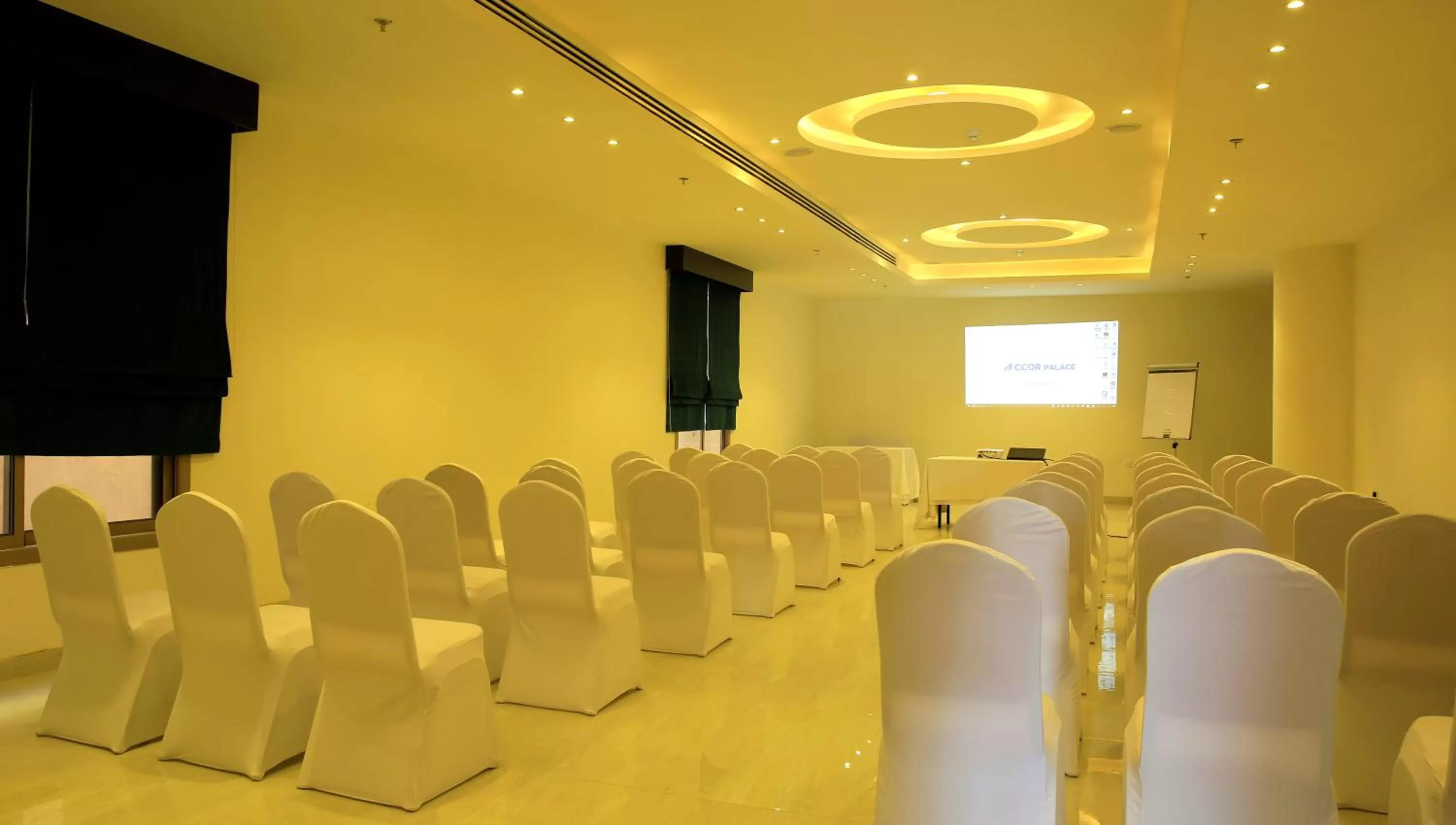Meeting/conference room in Innyar Hotel