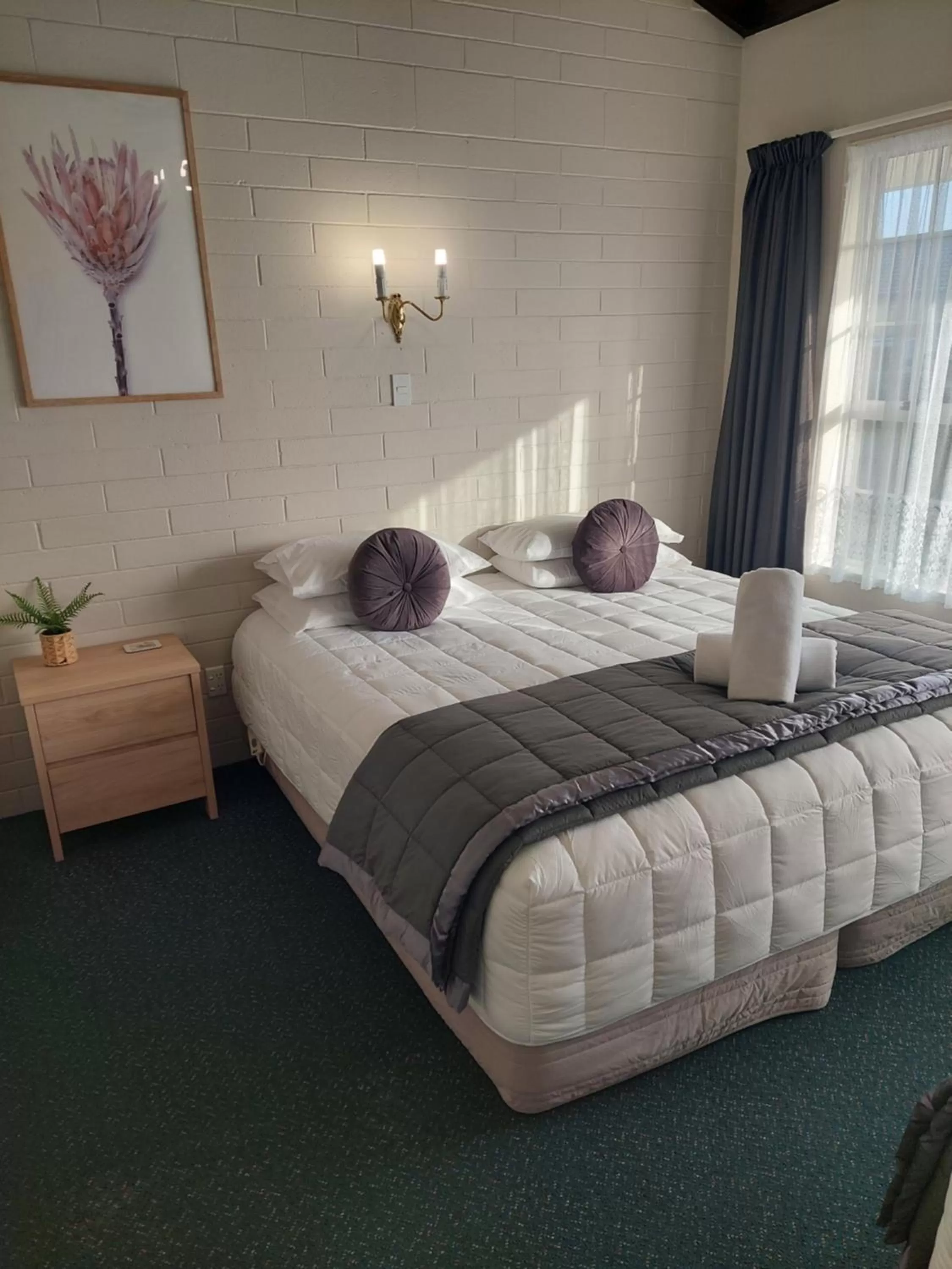 Bed in Colonial on Tay