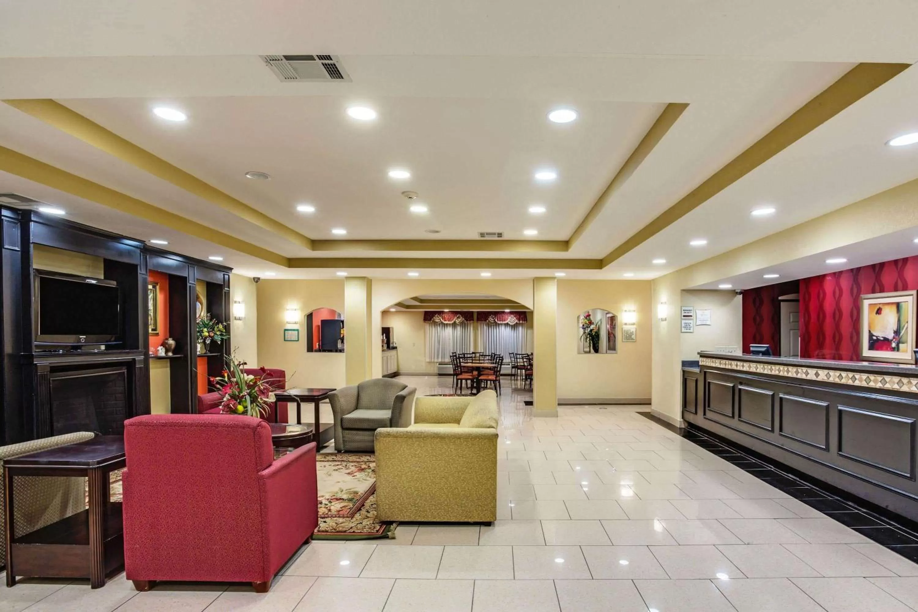 Lobby or reception in La Quinta by Wyndham Canton MS