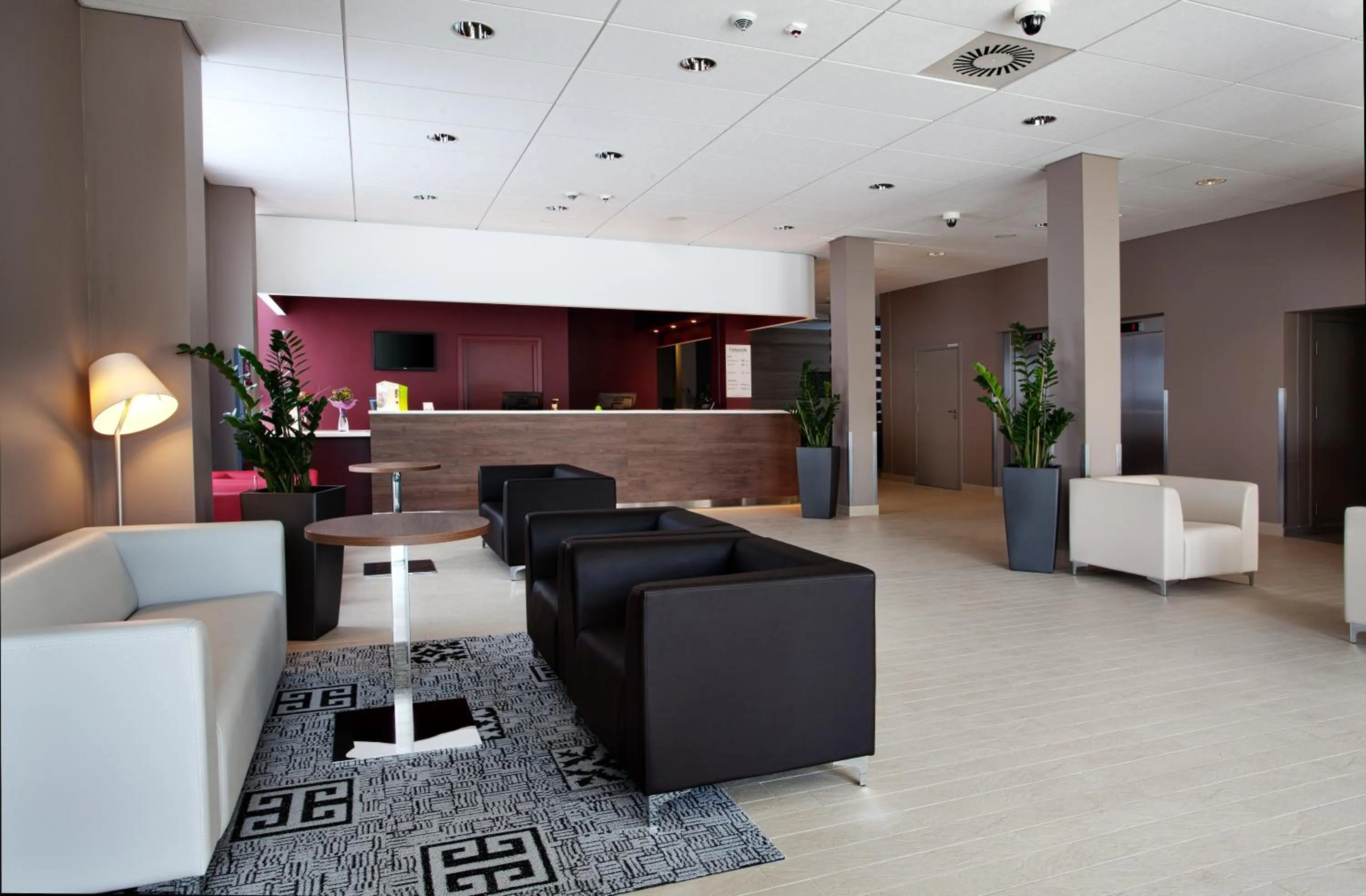 Lobby or reception in Campanile Bydgoszcz