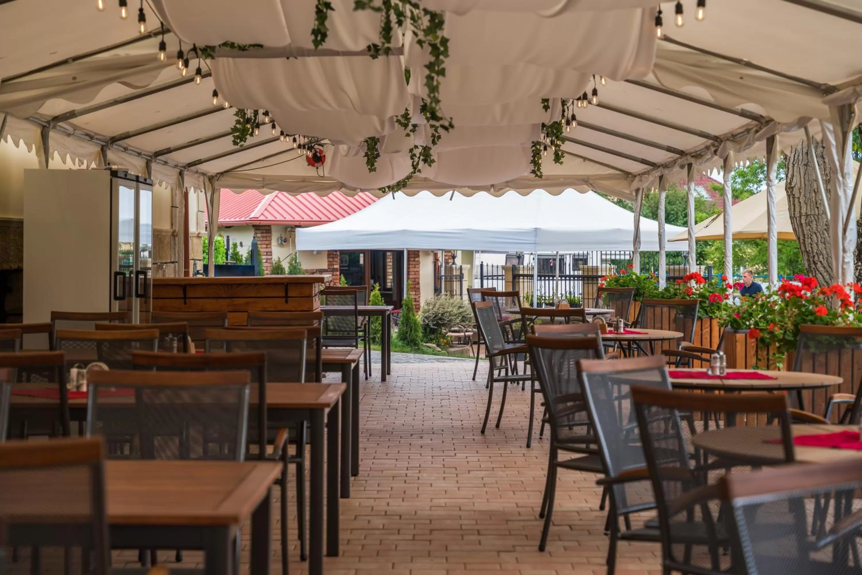 Restaurant/Places to Eat in Villa Libosad