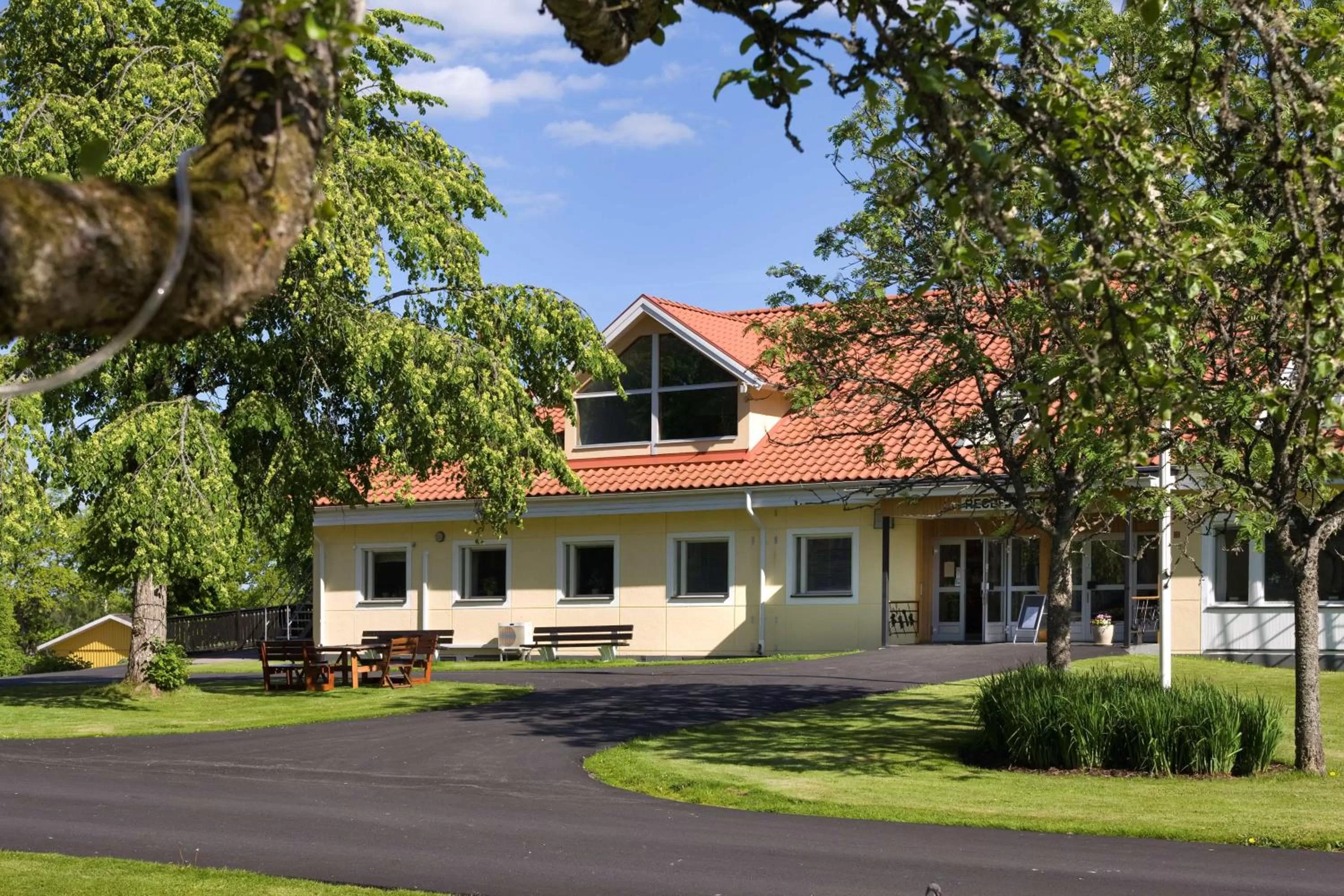 Property building in Sure Hotel by Best Western Ojaby Herrgard