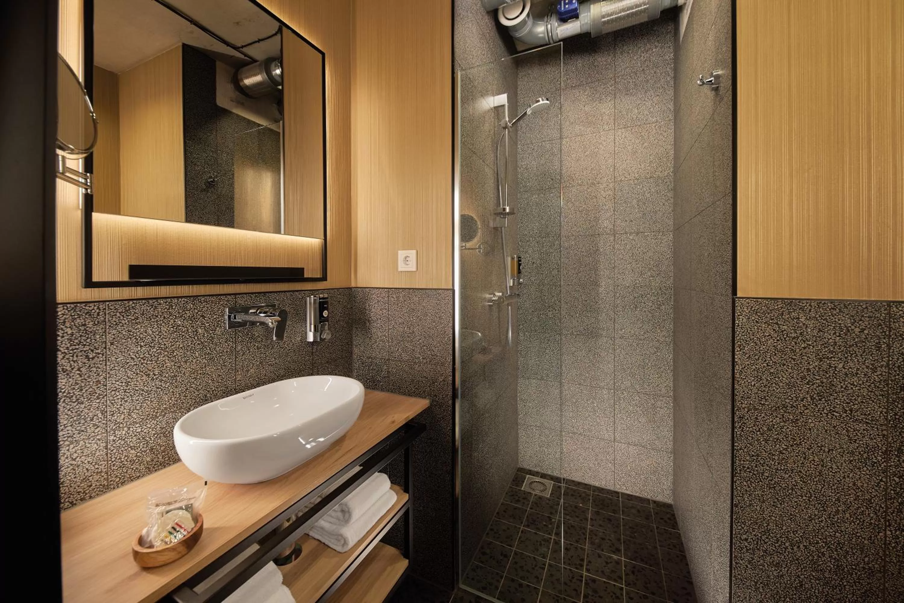 Bathroom in Inntel Hotels Amsterdam Landmark