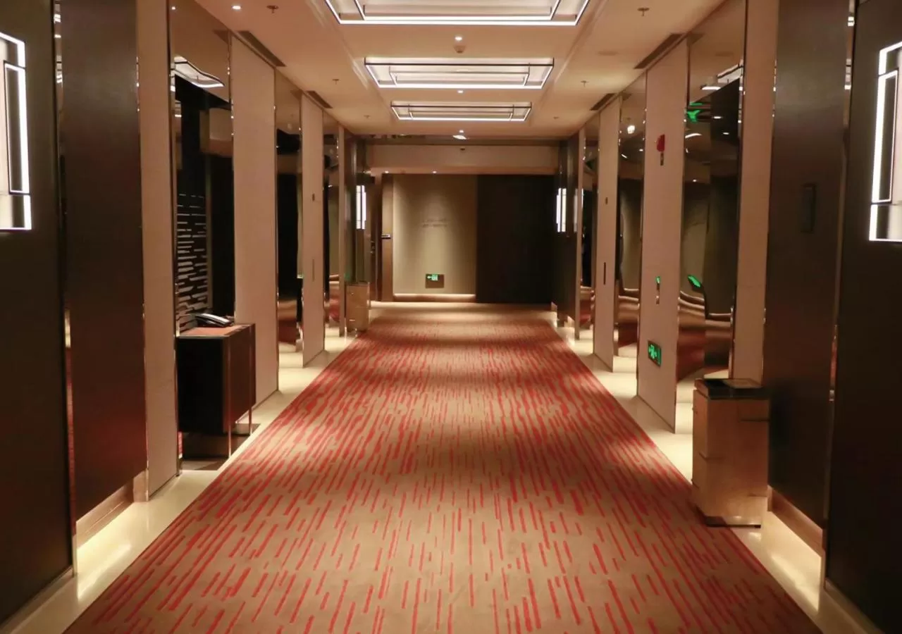 elevator in Hyatt Regency Zhenjiang