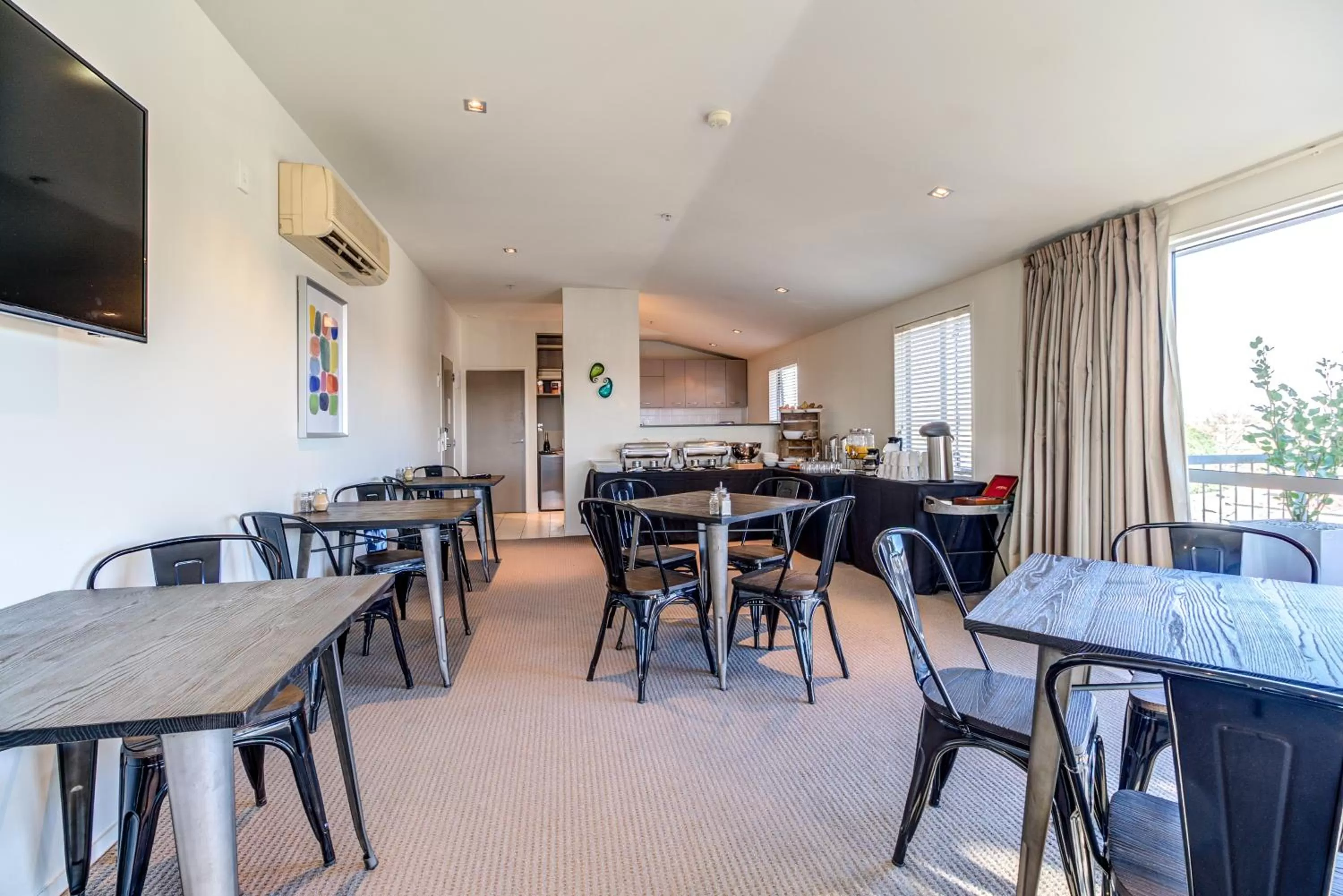 Restaurant/places to eat in Parkview On Hagley