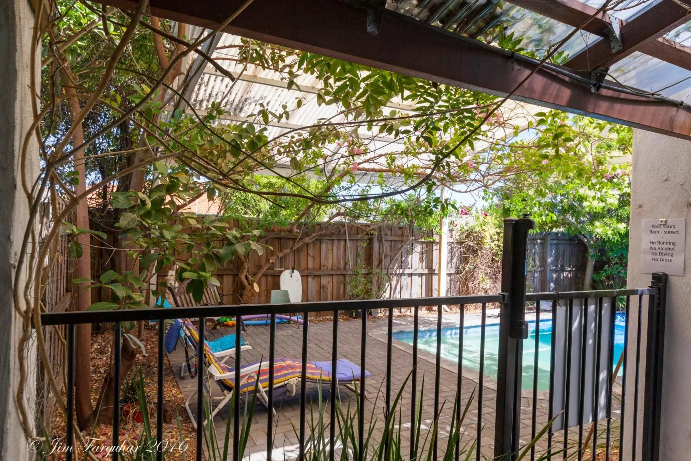 Property building, Pool View in Aarn House B&B Airport Accommodation