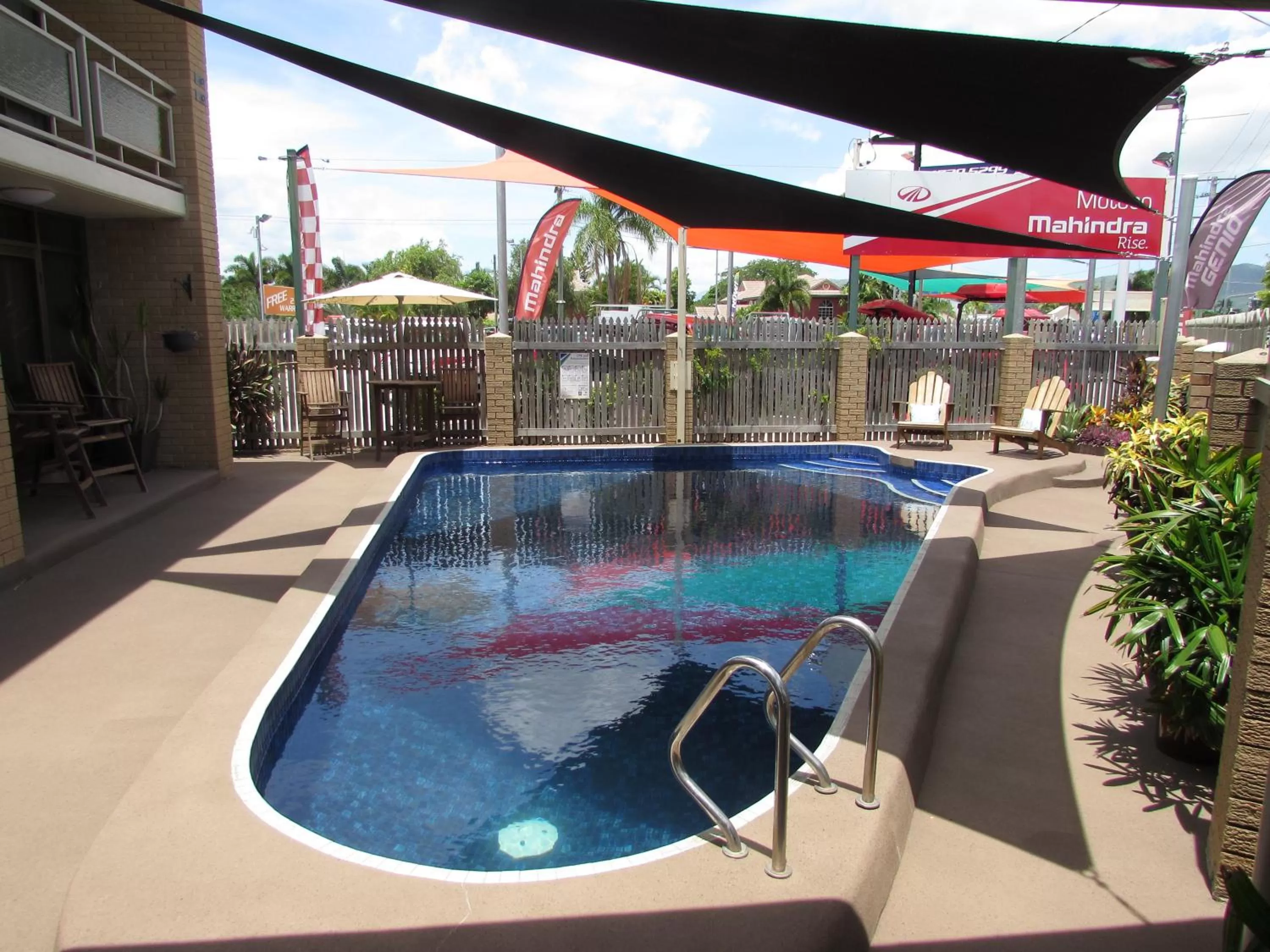 Swimming pool in Raintree Motel