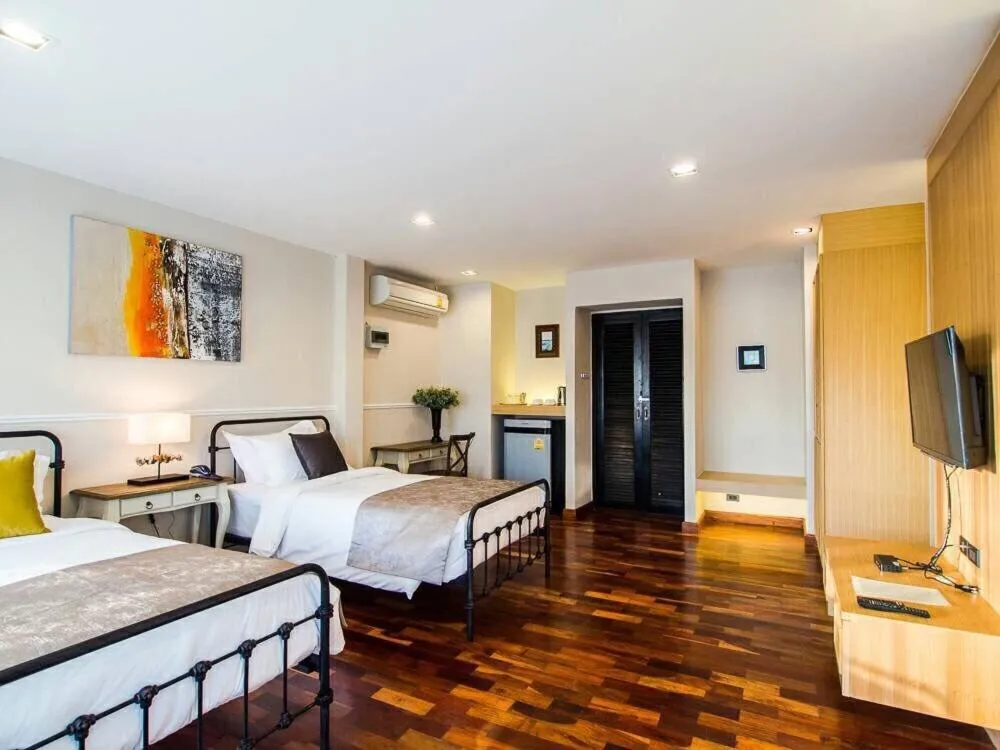 Bed in L'air Du Pran