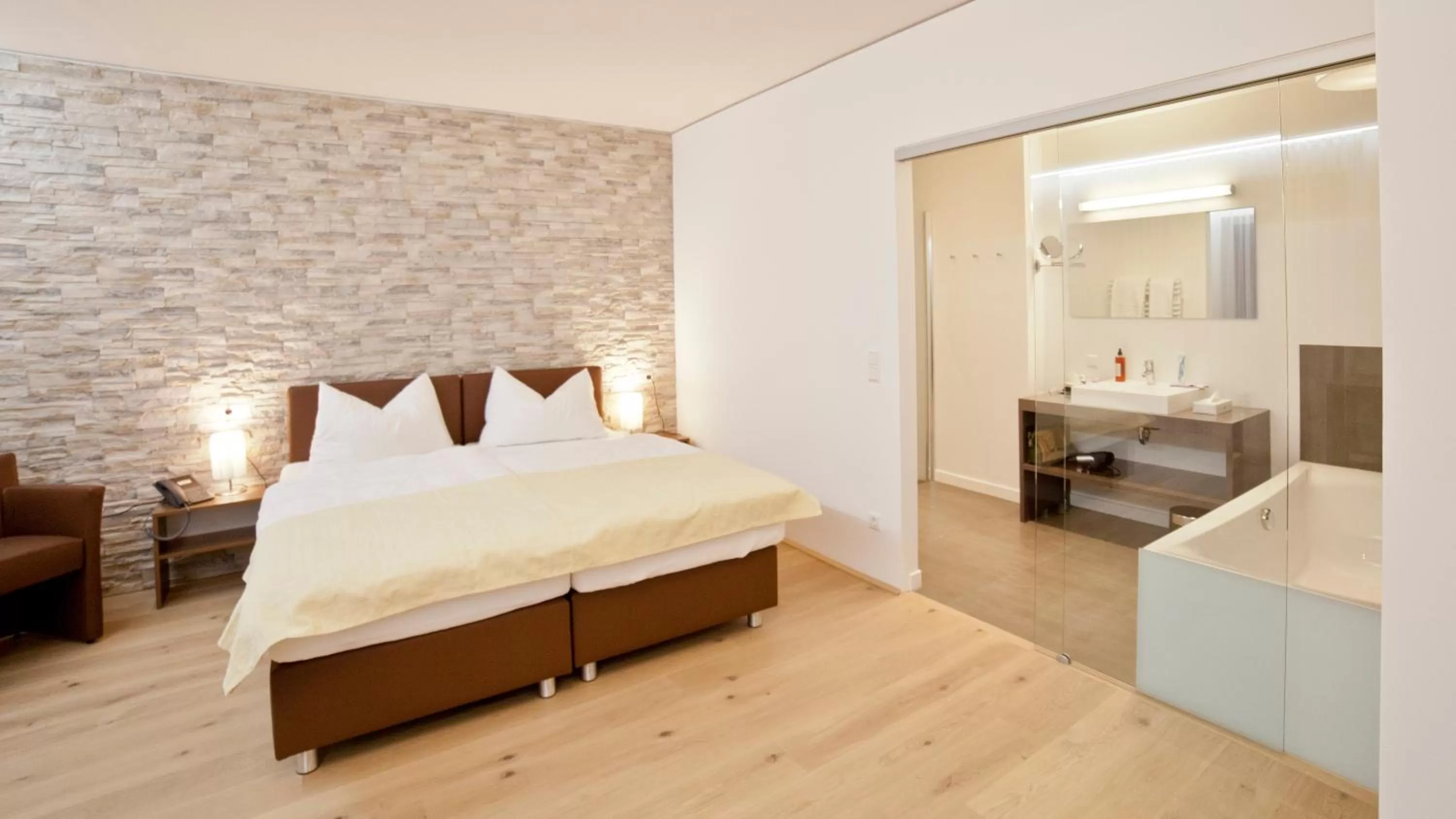 Bathroom, Bed in Hotel Wallern Garni