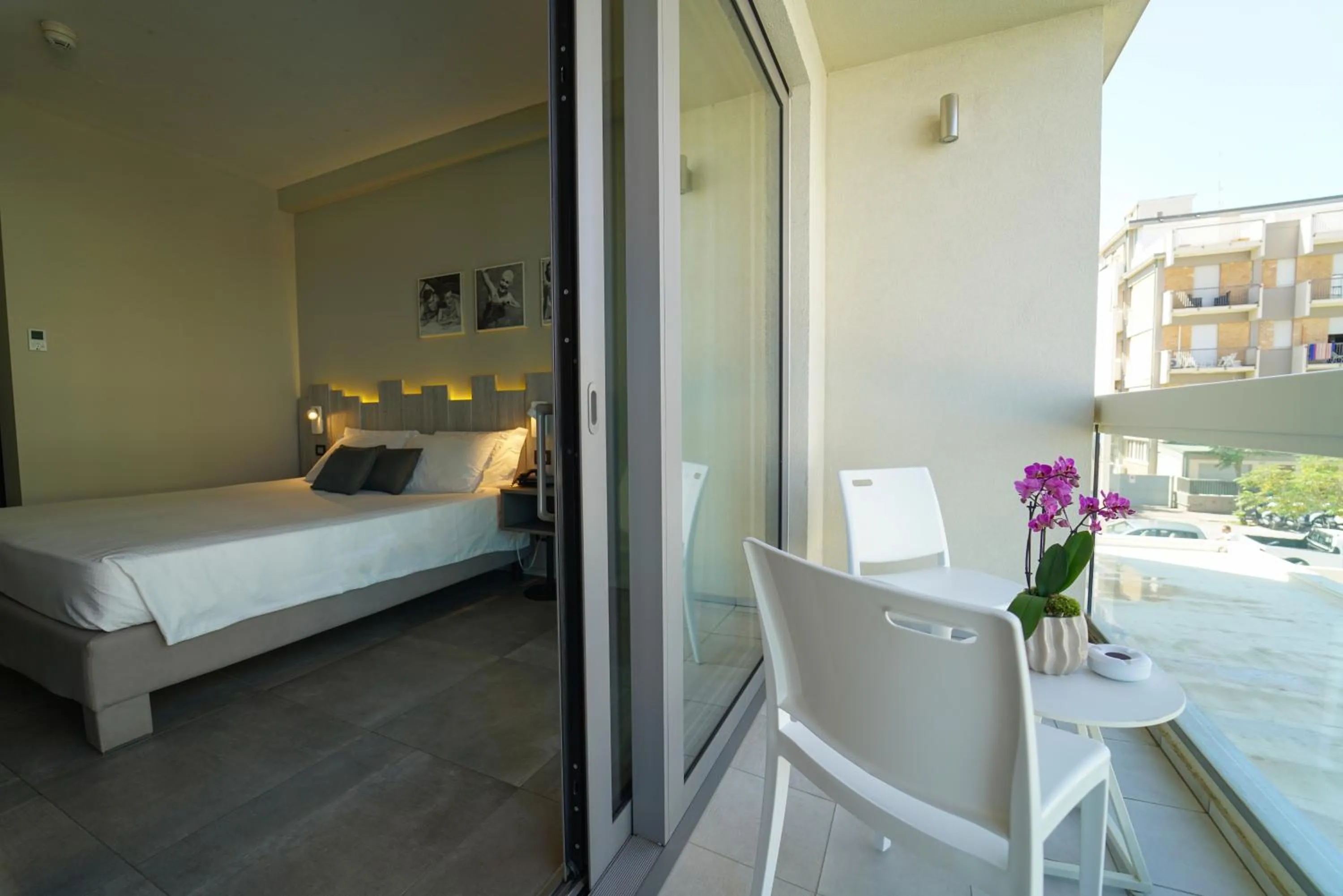 Balcony/Terrace, Bed in Nautilus Family Hotel