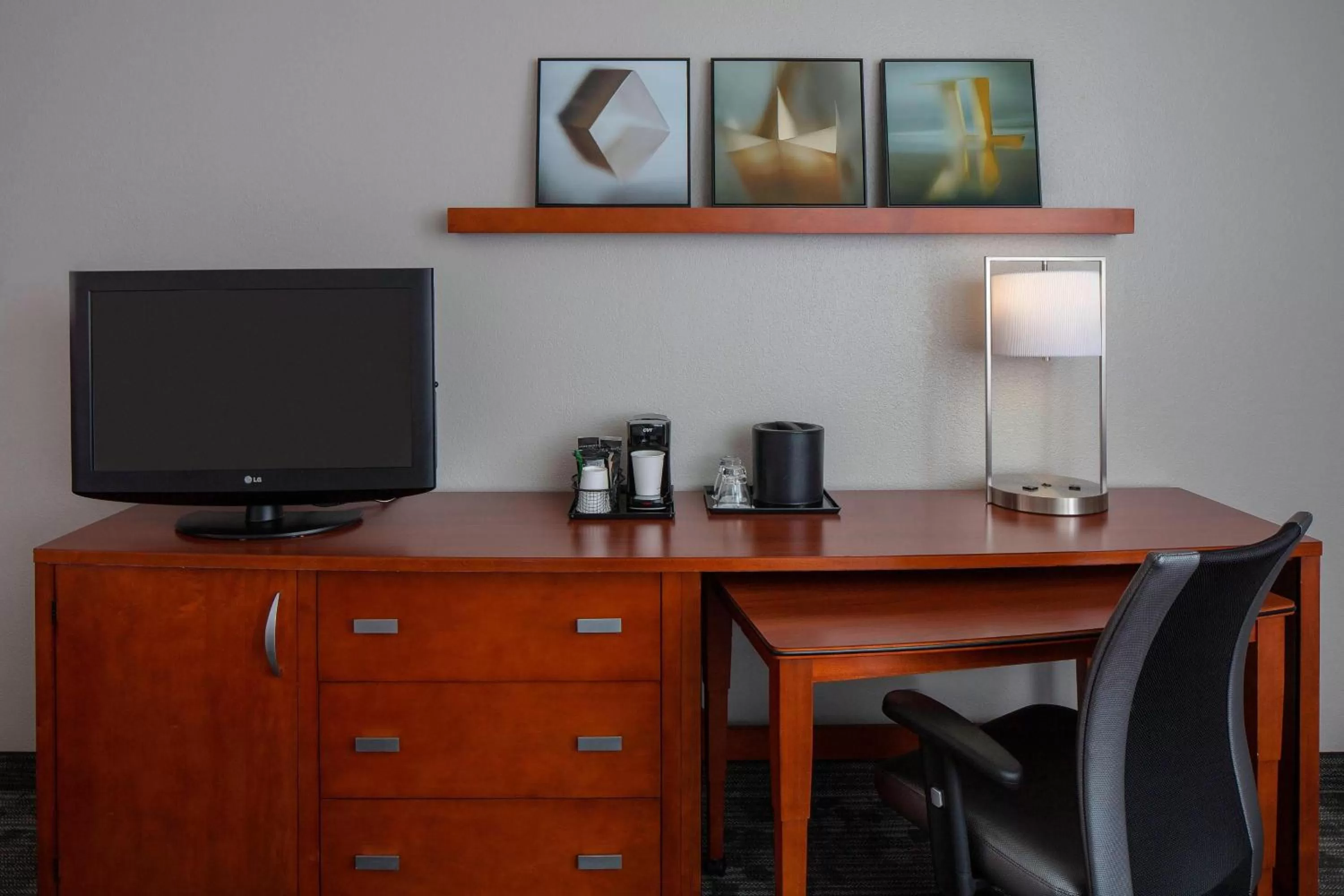 Bedroom in Courtyard Orlando International Drive/Convention Center