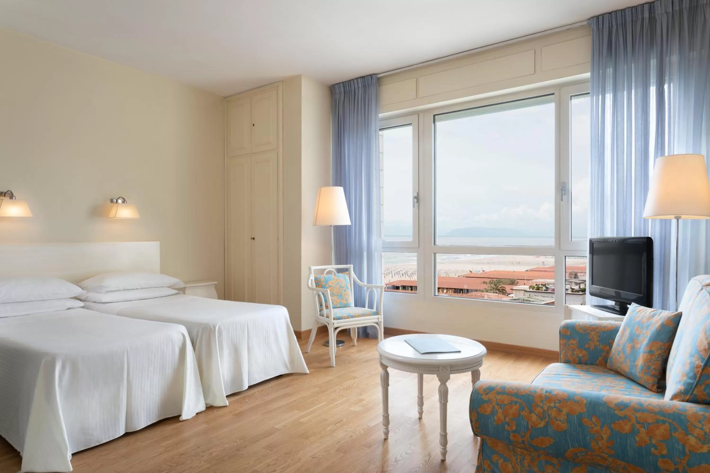 Photo of the whole room, Bed in Hotel Sina Astor