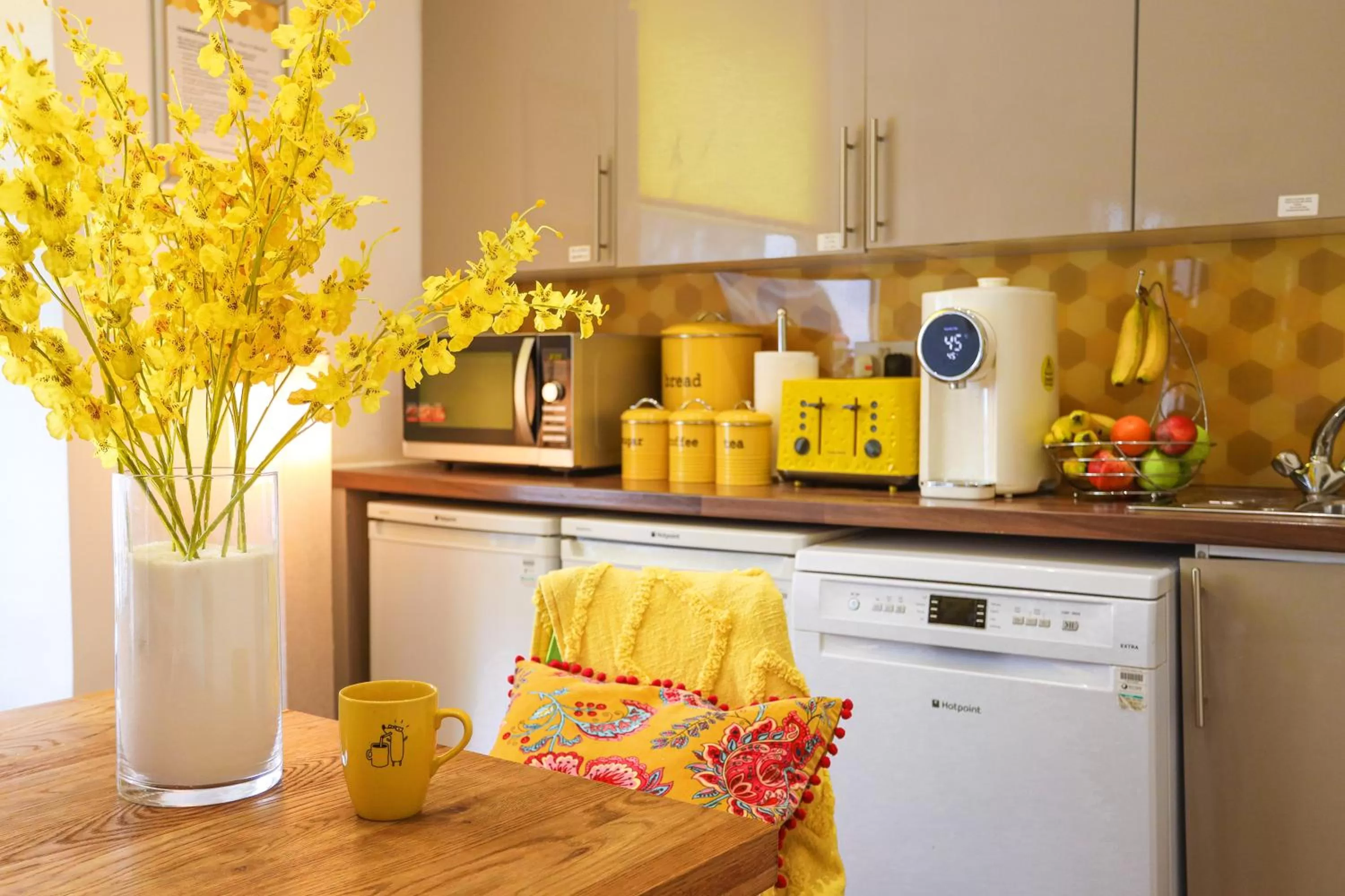 Communal kitchen, Kitchen/Kitchenette in TiTiwangsa One Accomodation at Paddington