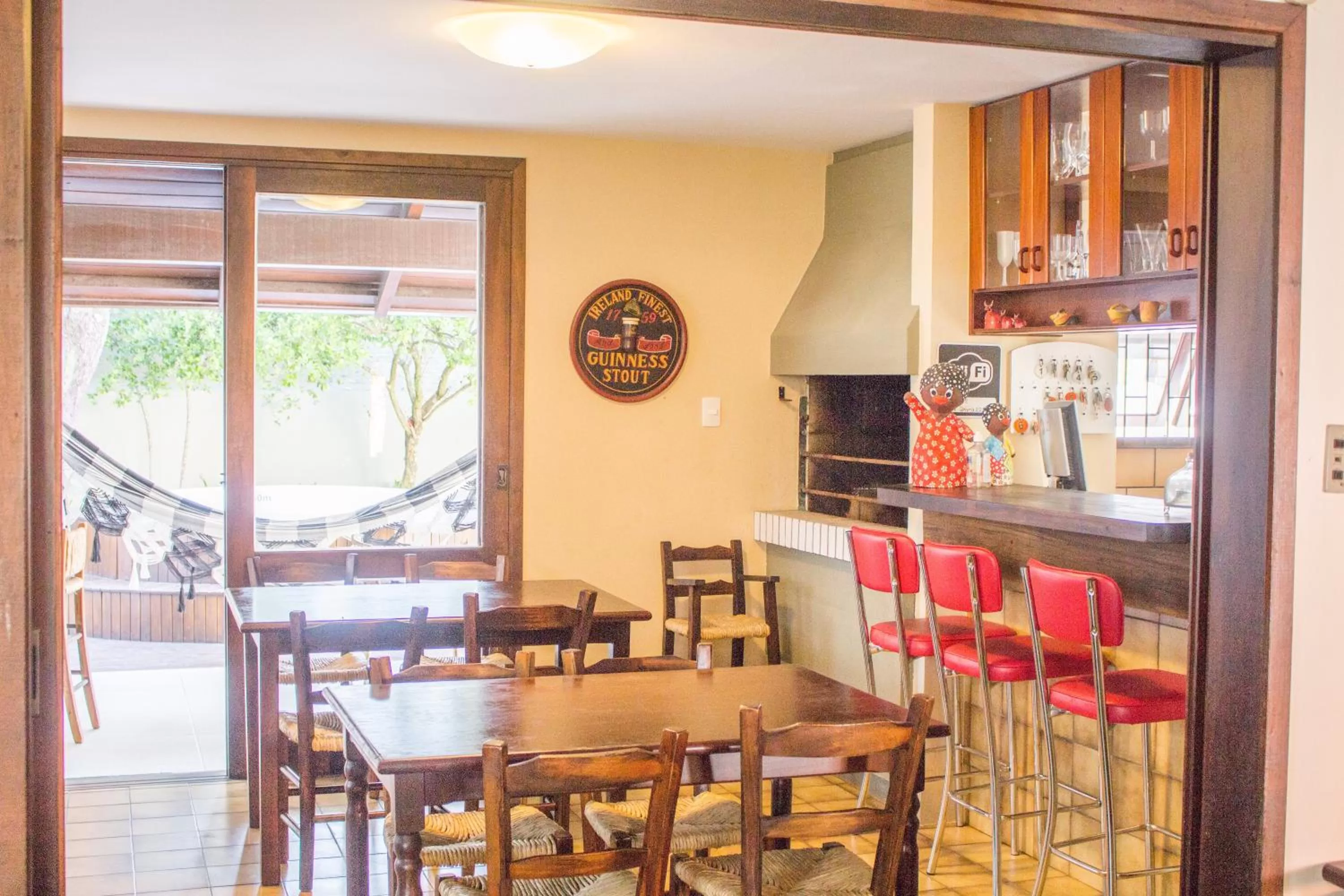 Restaurant/Places to Eat in Beach House Floripa