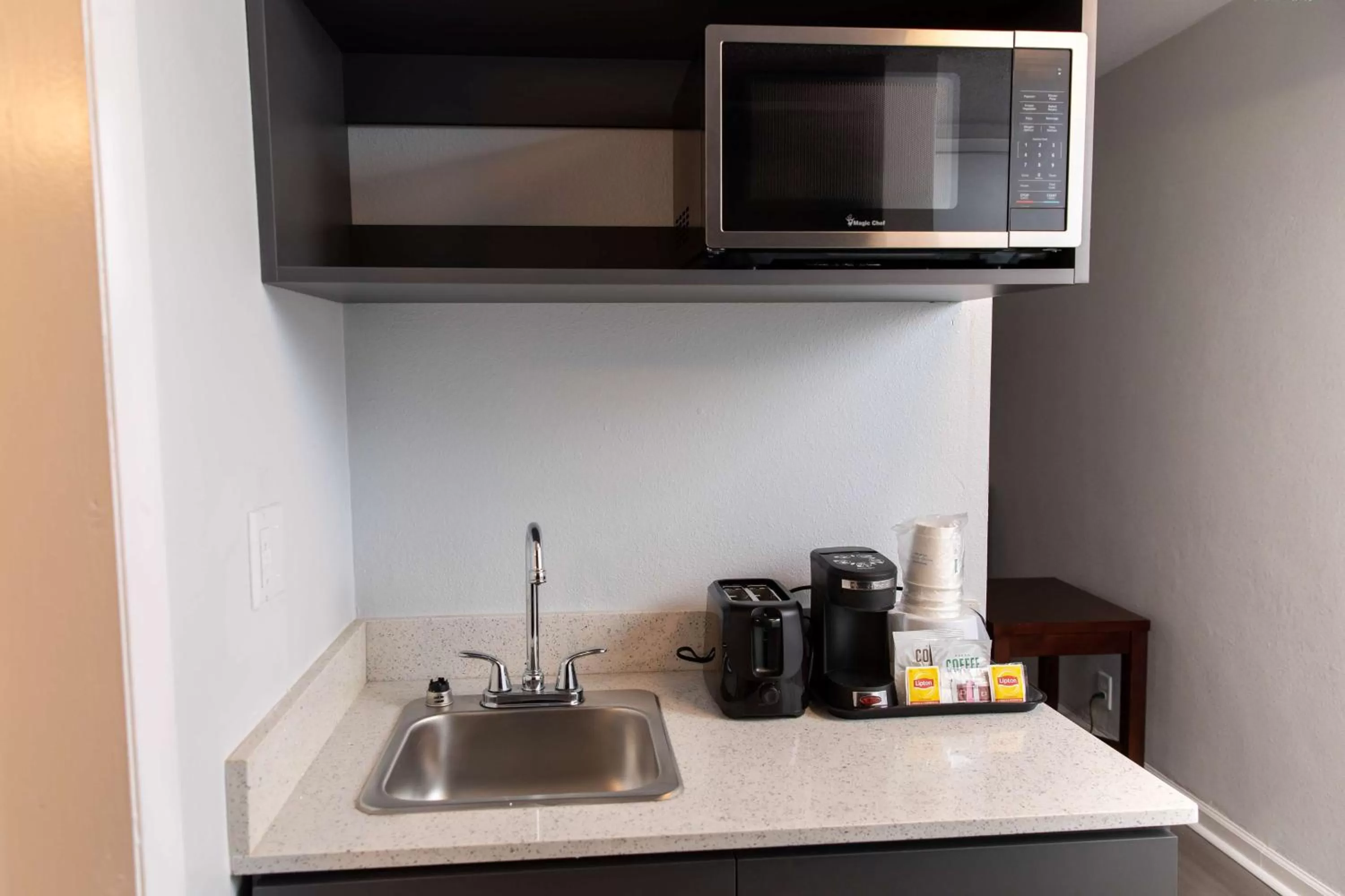 Kitchen or kitchenette in Studio 6 Ocala, FL