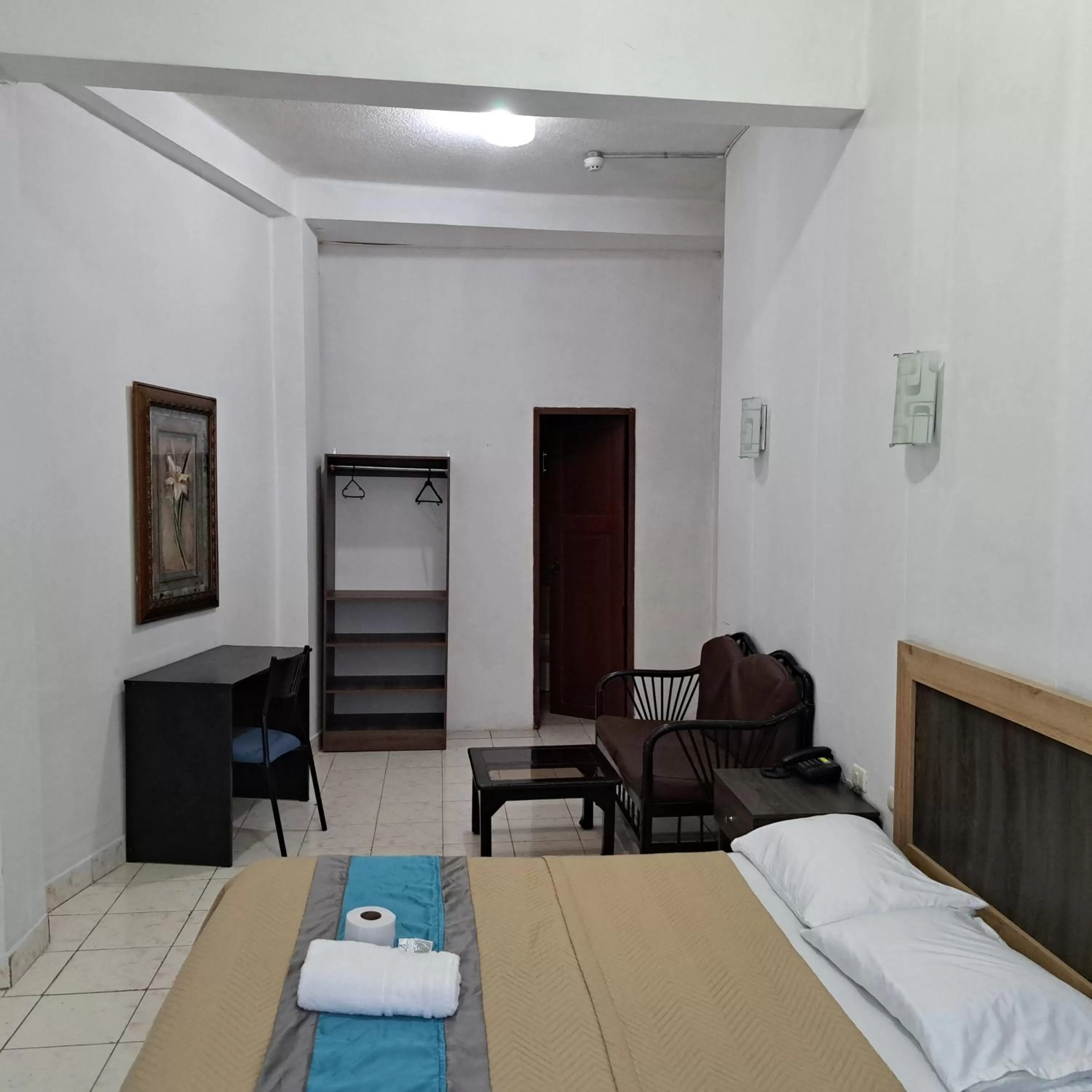 Photo of the whole room in Atlantic Suites Hotel