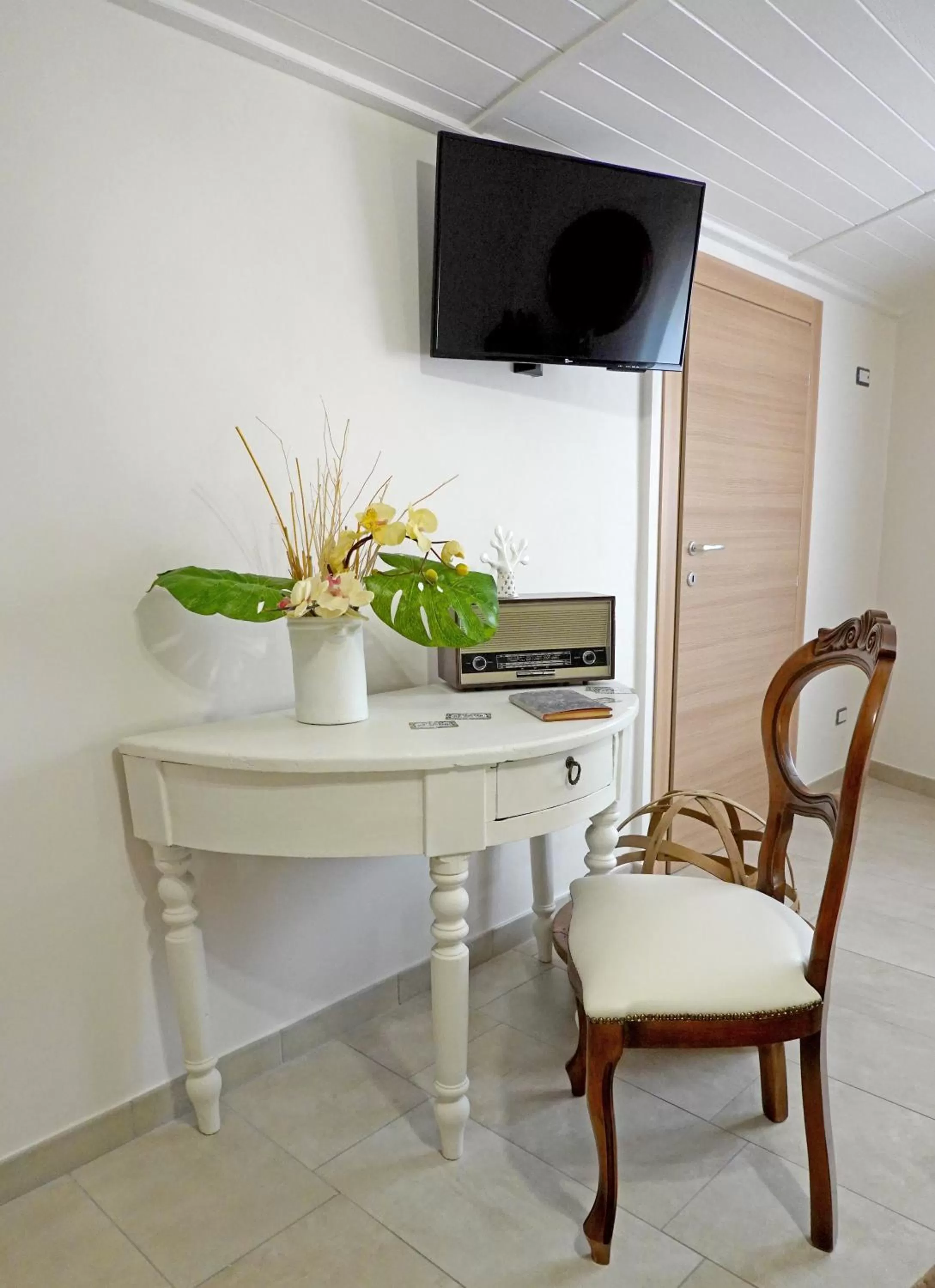 TV/Entertainment Center in Gli Zii di Sicilia